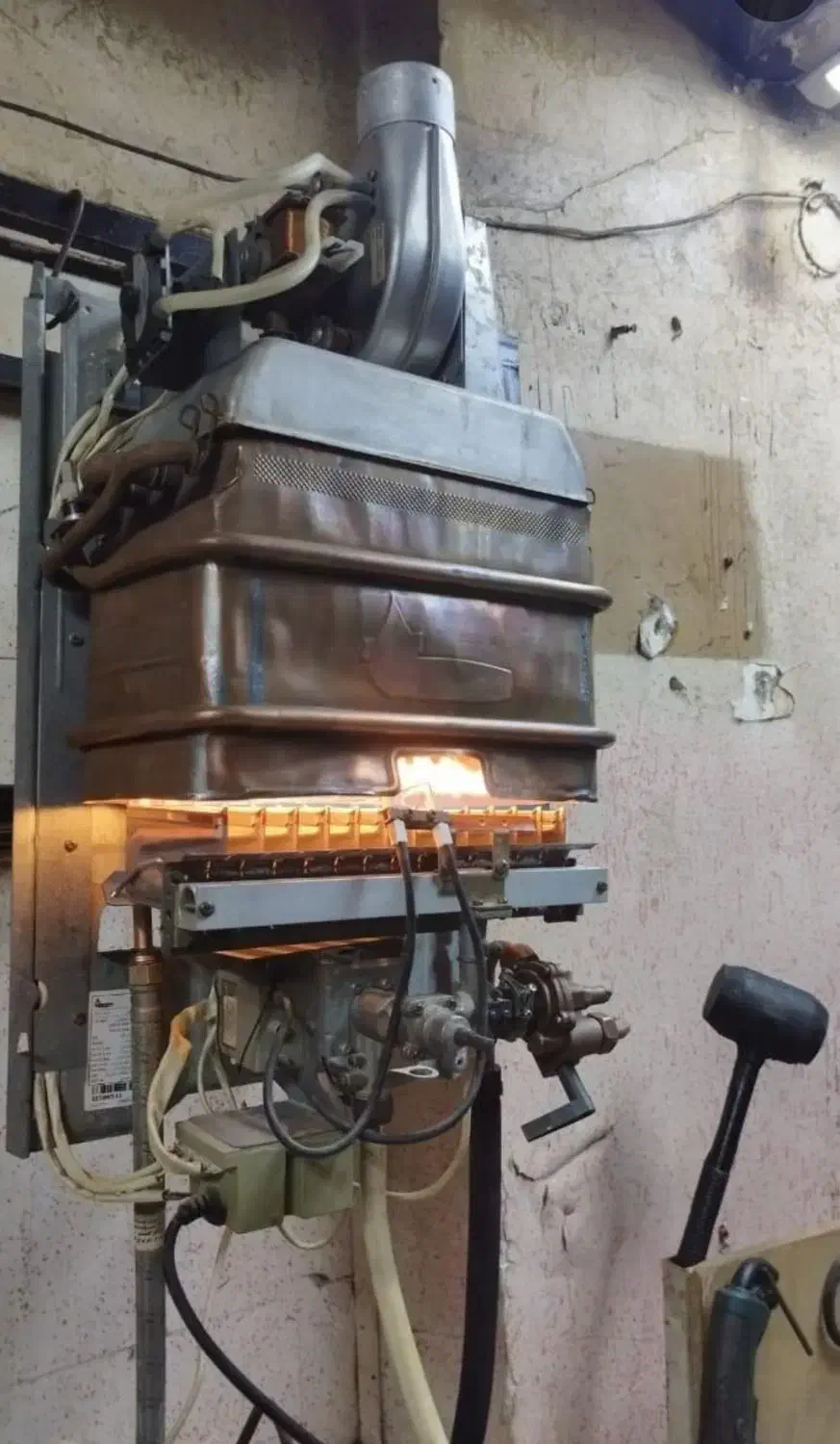 تعمیر،سرویس ونصب انواع ابگرمکن و درمنزل مشتری|خدمات پیشه و مهارت|بهبهان, |دیوار