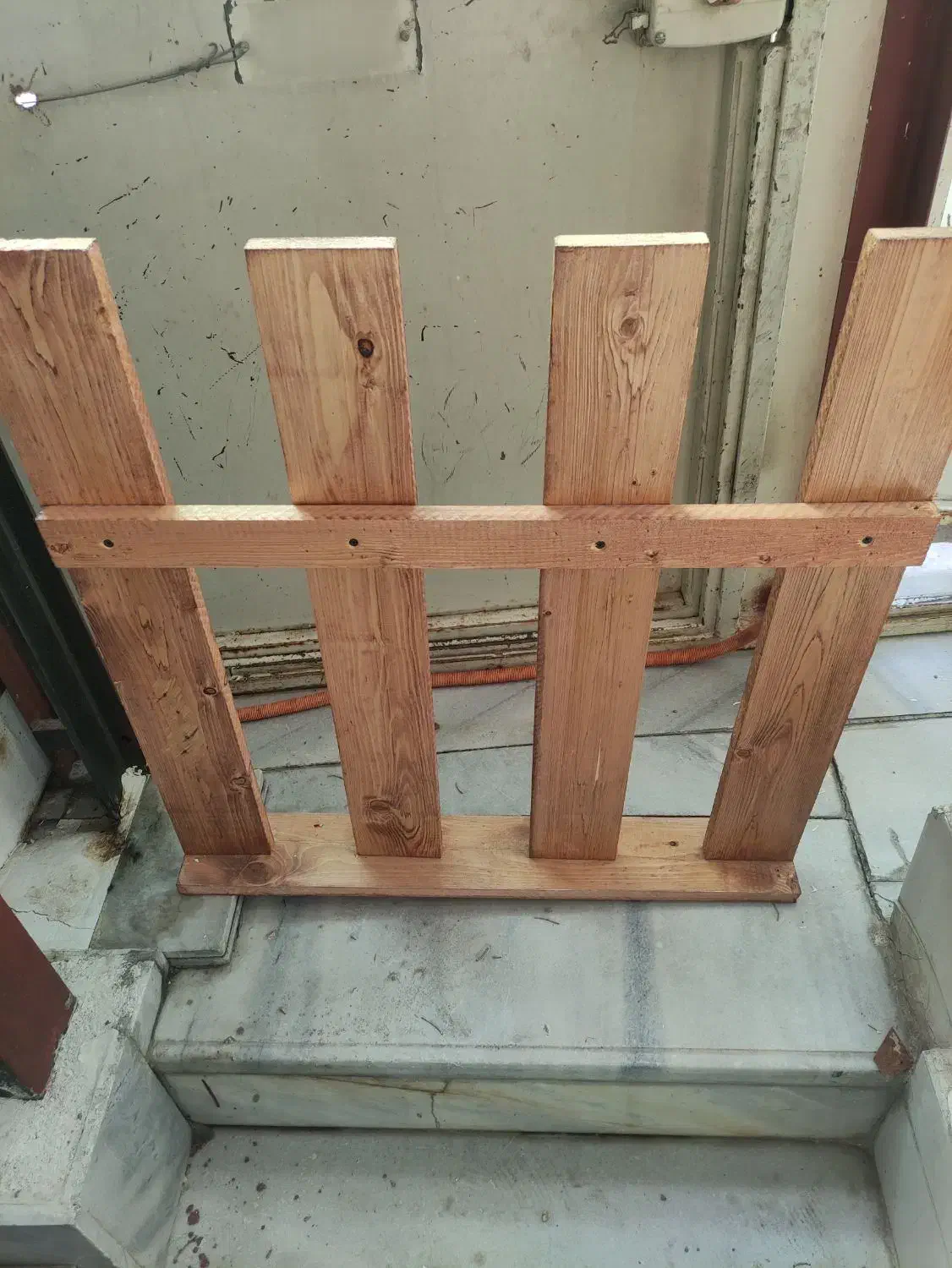 حصار چوب روس|اسباب و اثاث بچه|کرمان, |دیوار