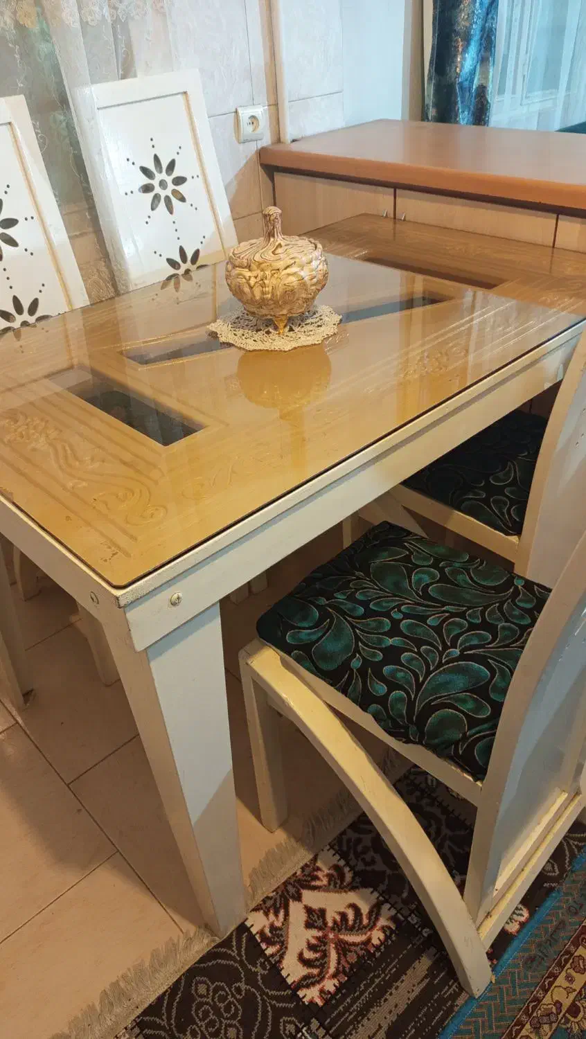 میز چهار نفره غذاخوری|میز و صندلی غذاخوری|دماوند, گیلاوند|دیوار