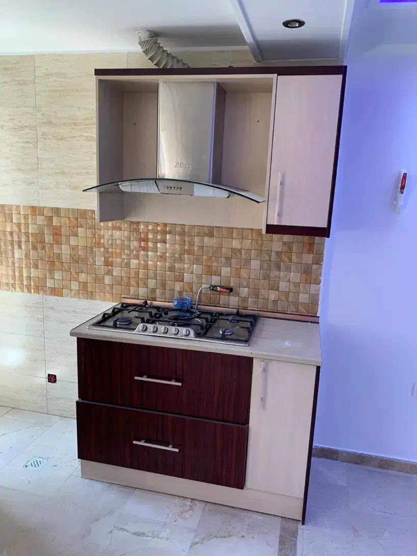 ۷۷ متر دو خواب ( شیان لویزان ) ( موقعیت عالی )