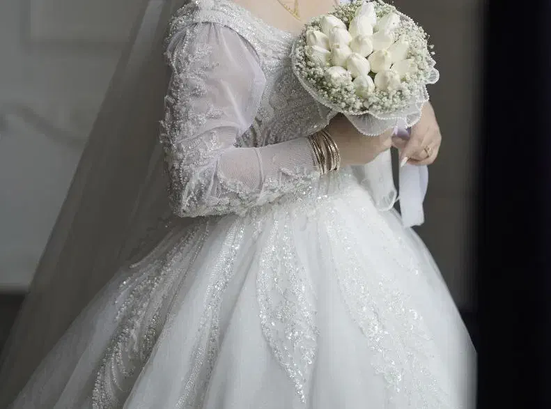 لباس عروس|لباس|صومعه‌سرا, |دیوار