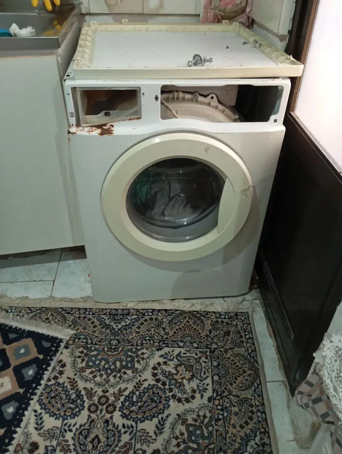 ماشین لباس شوی|ماشین لباسشویی و خشککن لباس|رشت, پاستوریزه|دیوار