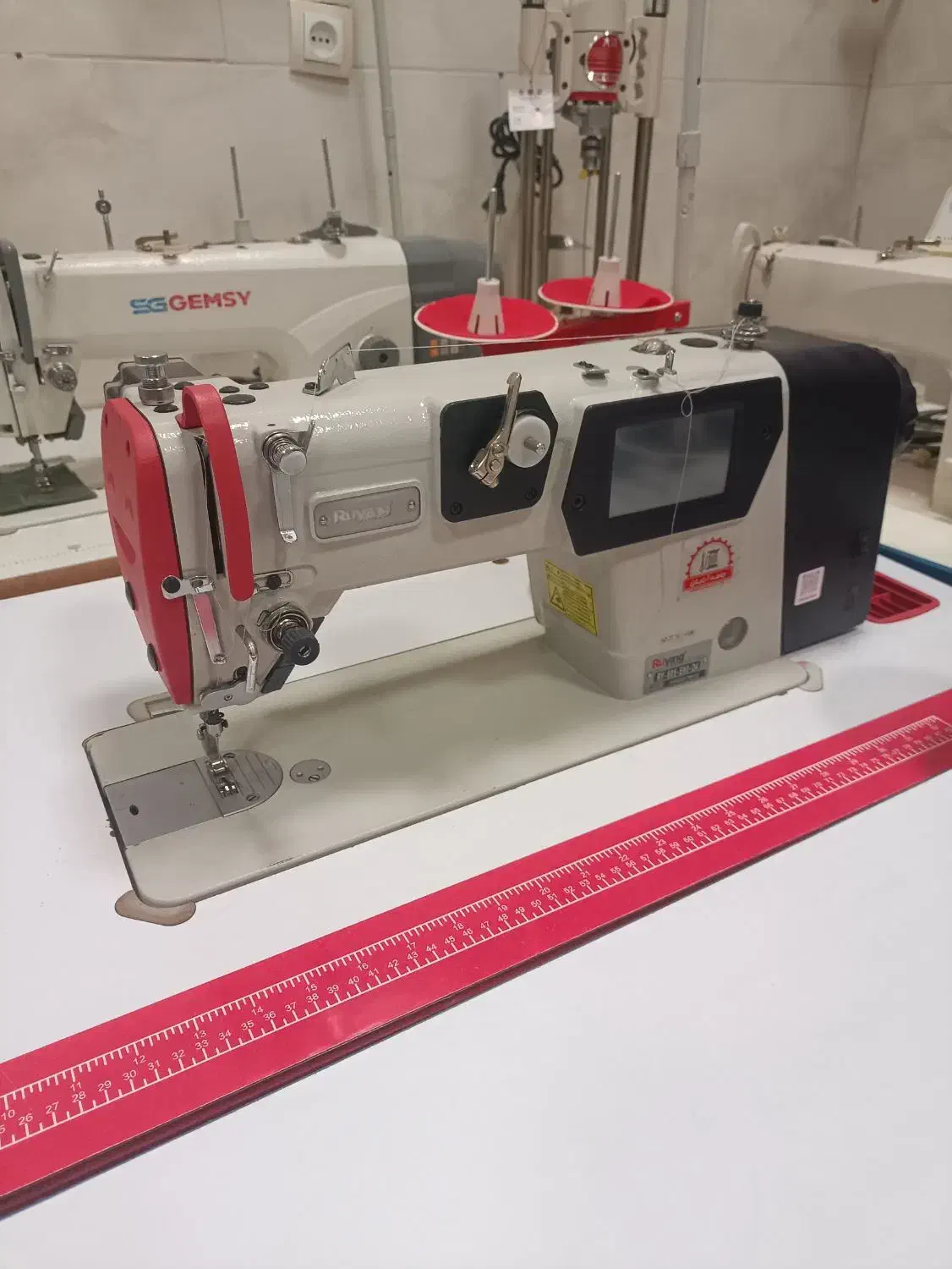 چرخ راسته دوز نان بنگ ، رویانگ ، منزو|چرخ خیاطی و ریسندگی|کرمانشاه, |دیوار