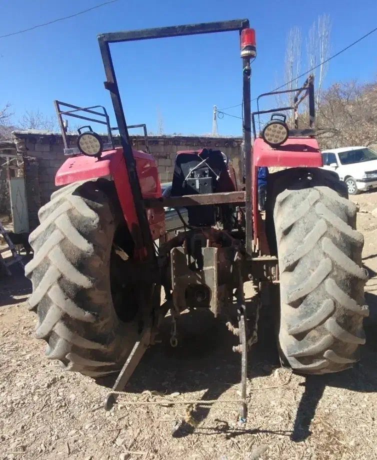 تراکتور فرگوسن موتور سفید مدل ۶۸معاوضه هم میکنم|خودرو سنگین|صمصامی, |دیوار