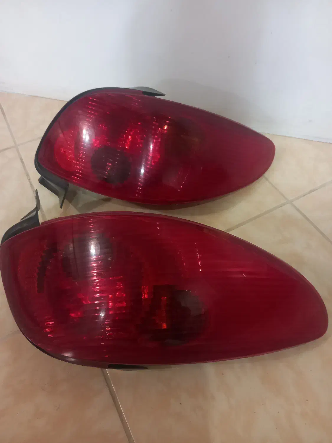 چراغ خطر عقب ۲۰۶|قطعات یدکی و لوازم جانبی|آستانه اشرفیه, |دیوار