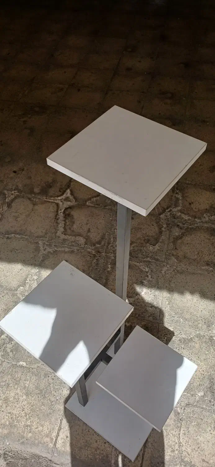 استند گلدان سالم ،تمیز ،نو|گل و گیاه طبیعی|تهران, میدان ولیعصر|دیوار