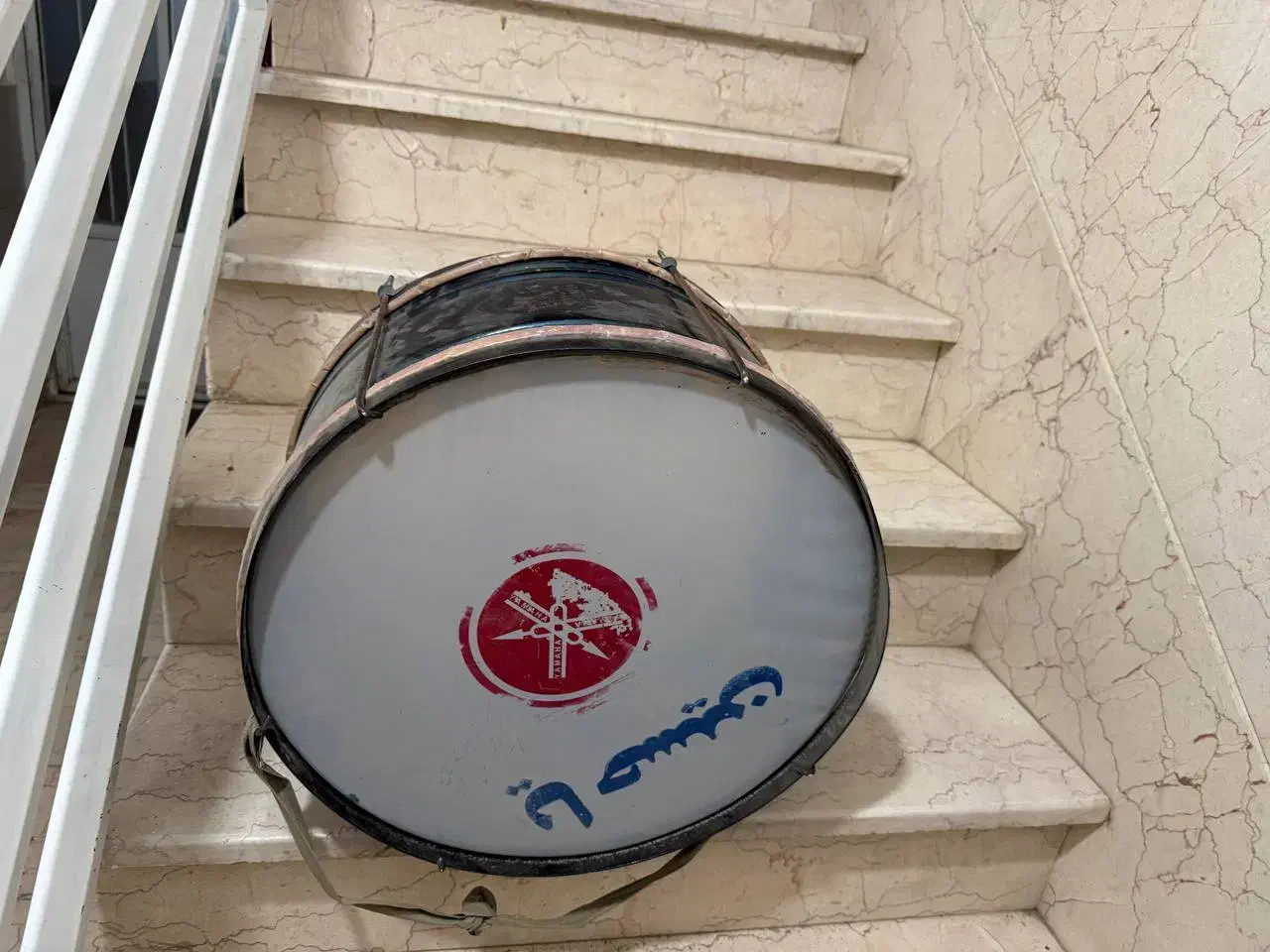 طبل درحد|درام و پرکاشن|فرمهین, |دیوار