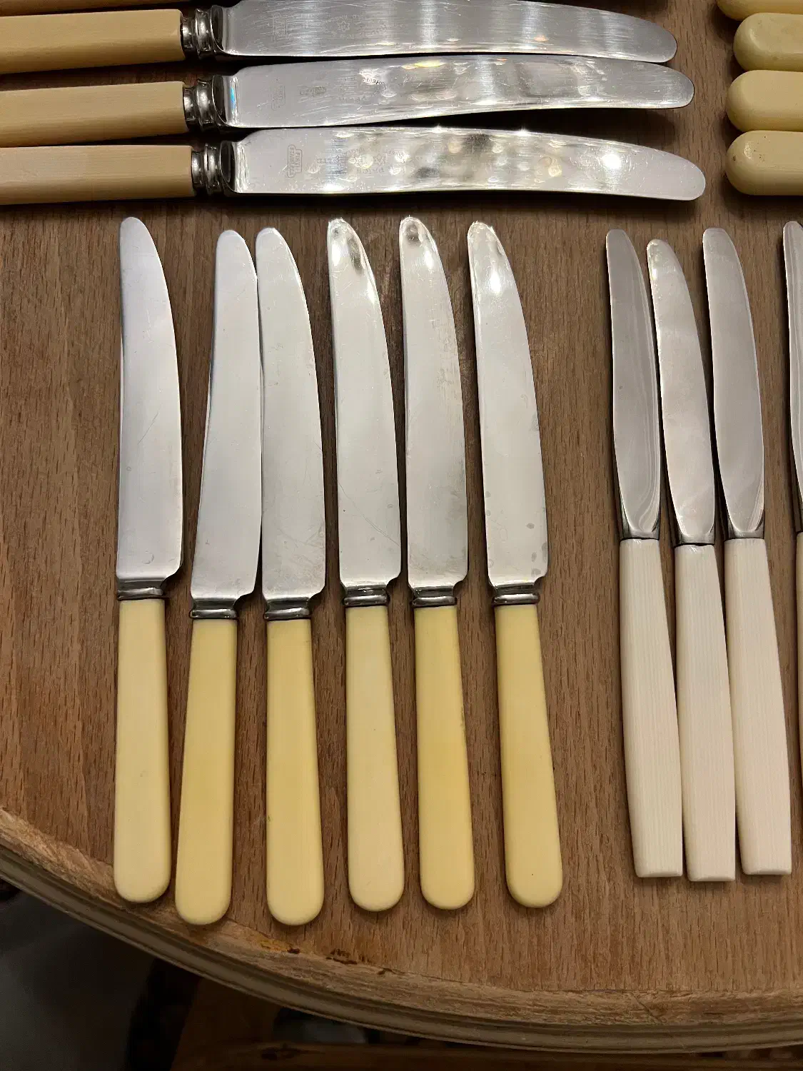 ست های ۶ تایی کارد استیل و دسته سلولویید انگلیسی|ظروف سرو و پذیرایی|تهران, امانیه|دیوار