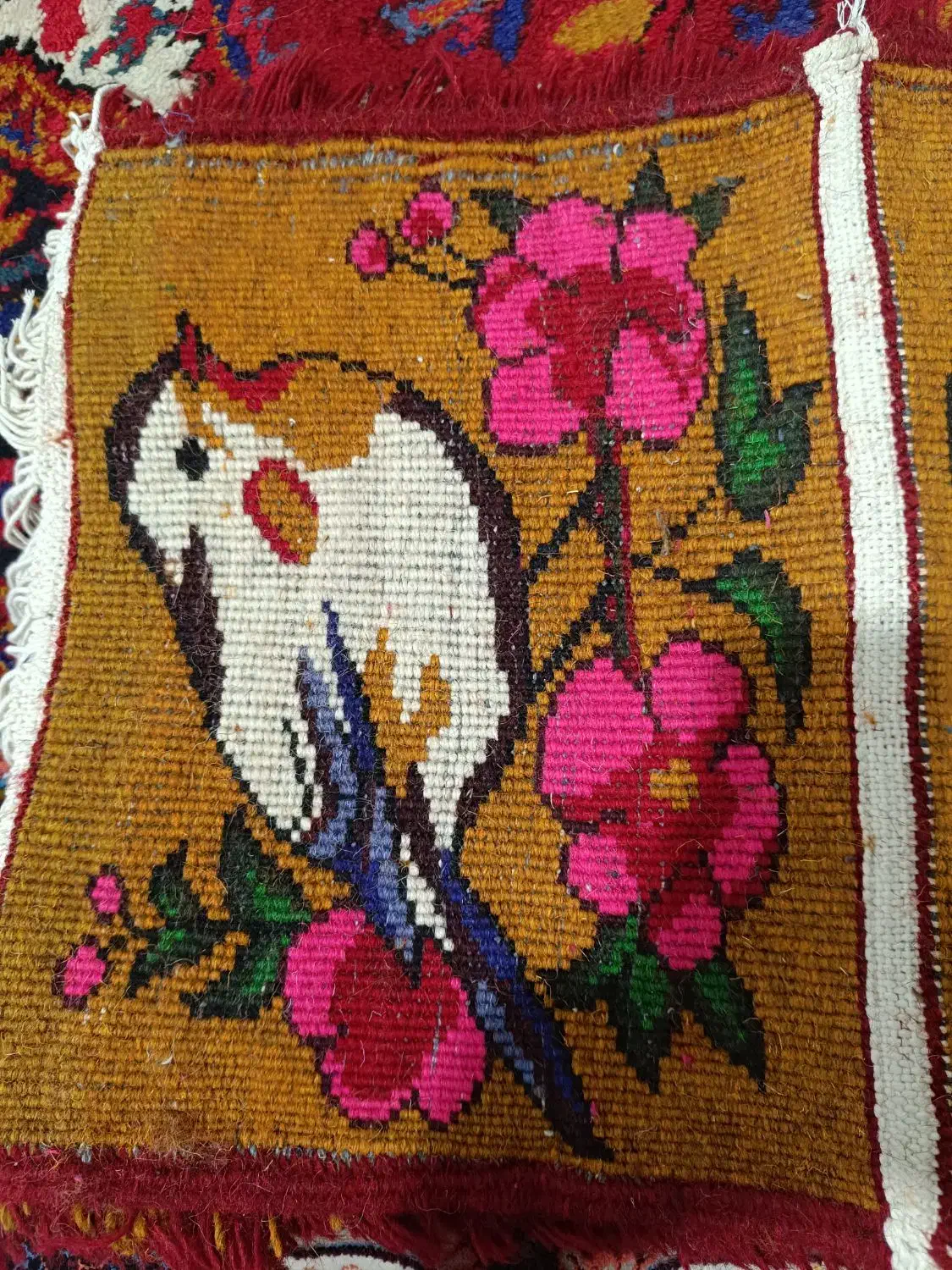 صندل اوستو|فرش|اهر, |دیوار