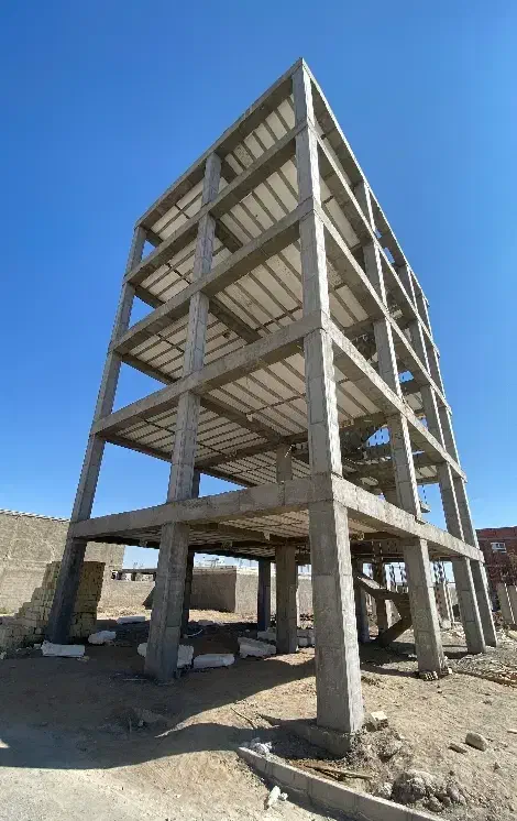 نیمه ساز شهرک راه اهن 4طبقه رو پیلوت 900متر بنا|فروش خانه و ویلا|سیرجان, |دیوار