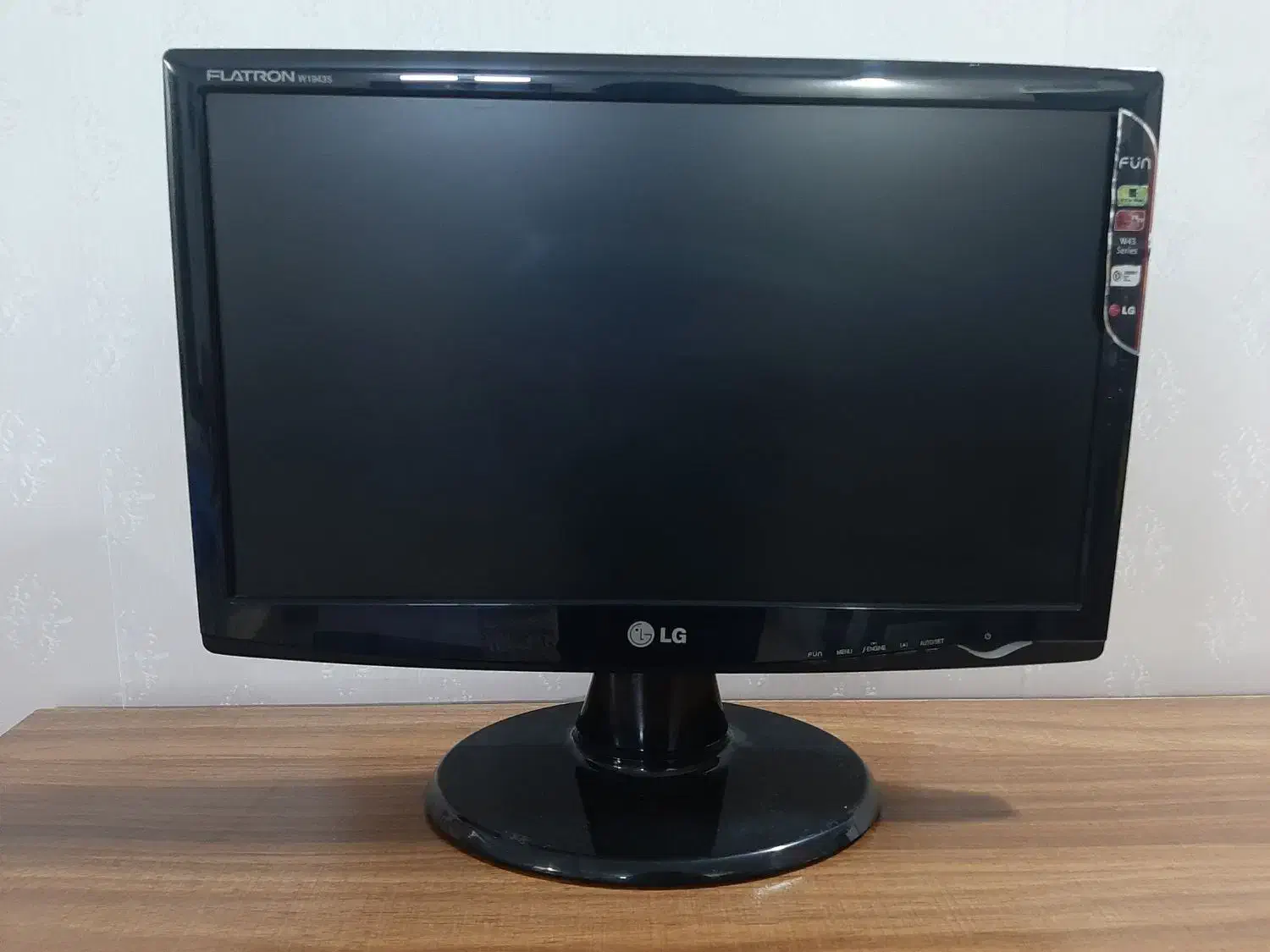 مانیتور ال‌جی 18.5 اینچ|قطعات و لوازم جانبی رایانه|شیراز, سفیرشمالی|دیوار