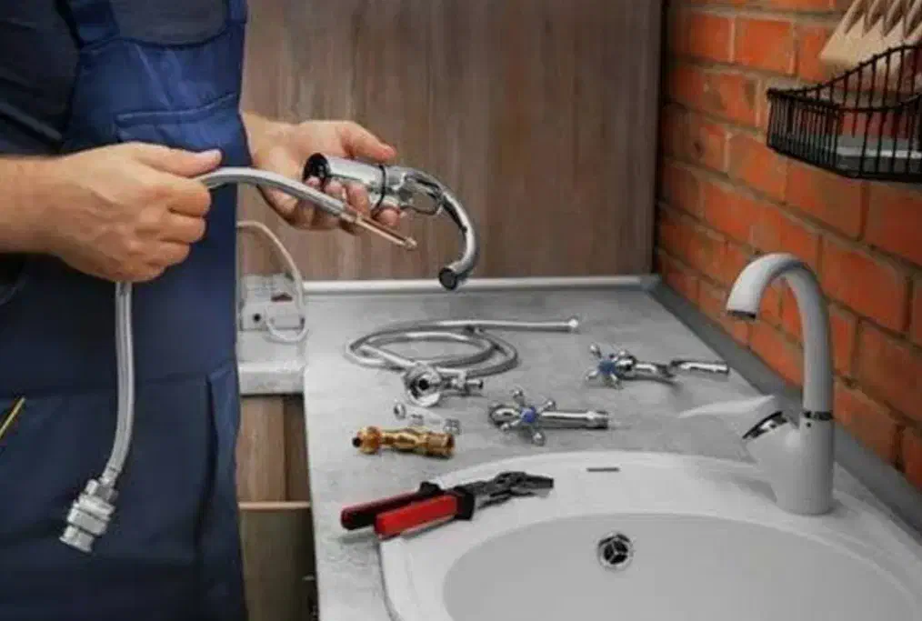 لوله کشی اب و فاضلاب وجوش مخزن ۳لایه|خدمات پیشه و مهارت|امیدیه, |دیوار