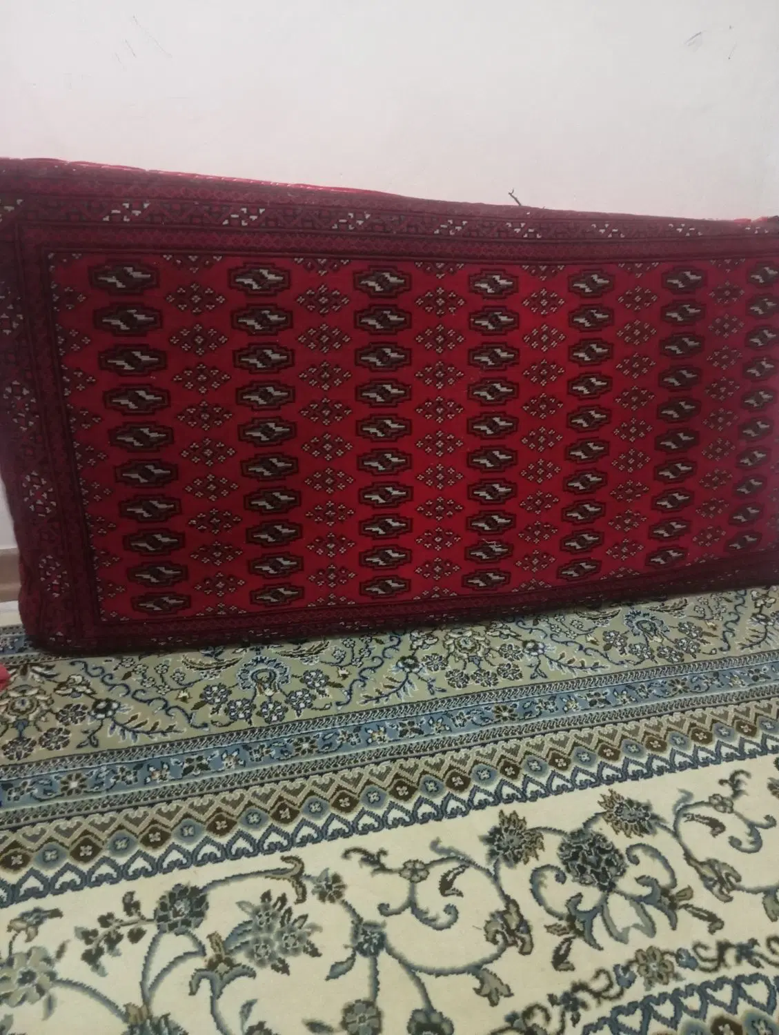 پشتی|پشتی|بومهن, |دیوار