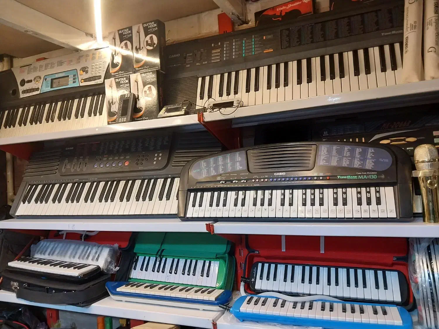 ارگ بادی کوچیک یا تمپو پایه ملودیکا با ضرب داربوکا|سازهای بادی|مشهد, طلاب|دیوار