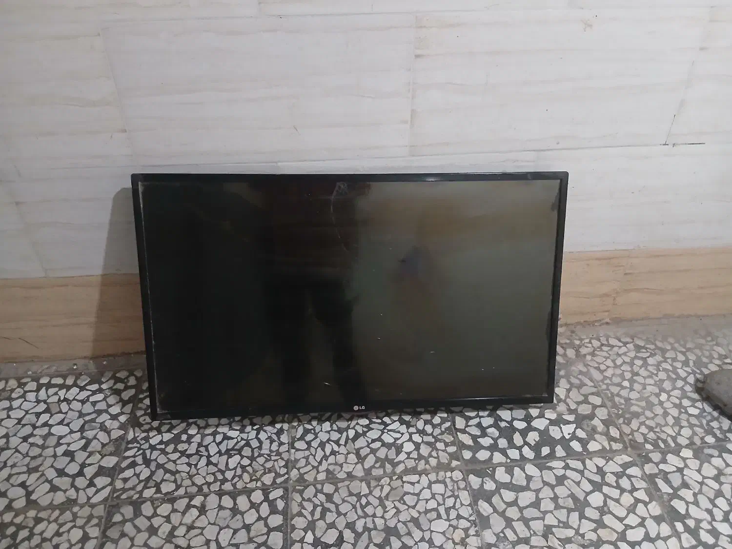 تلویزیون ال جی ۴۲|تلویزیون و پروژکتور|رشت, بیجارپس|دیوار