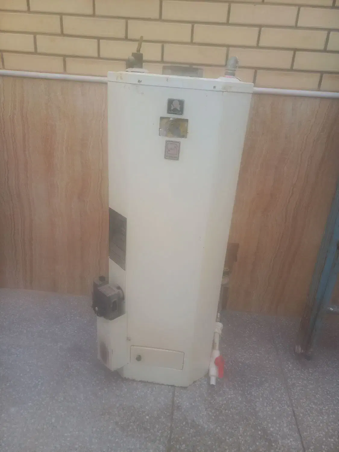 آبگرمکن دیواری|آبگرمکن، پکیج، شوفاژ|میبد, |دیوار