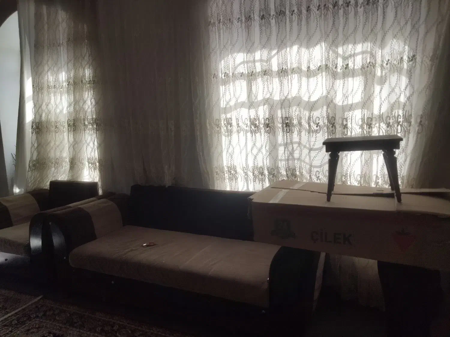 مبل ۸نفره ۶تومن ولی جلو مبلی تازه هستش ضد خش ۳تومن|مبلمان خانگی و میز عسلی|نقده, |دیوار