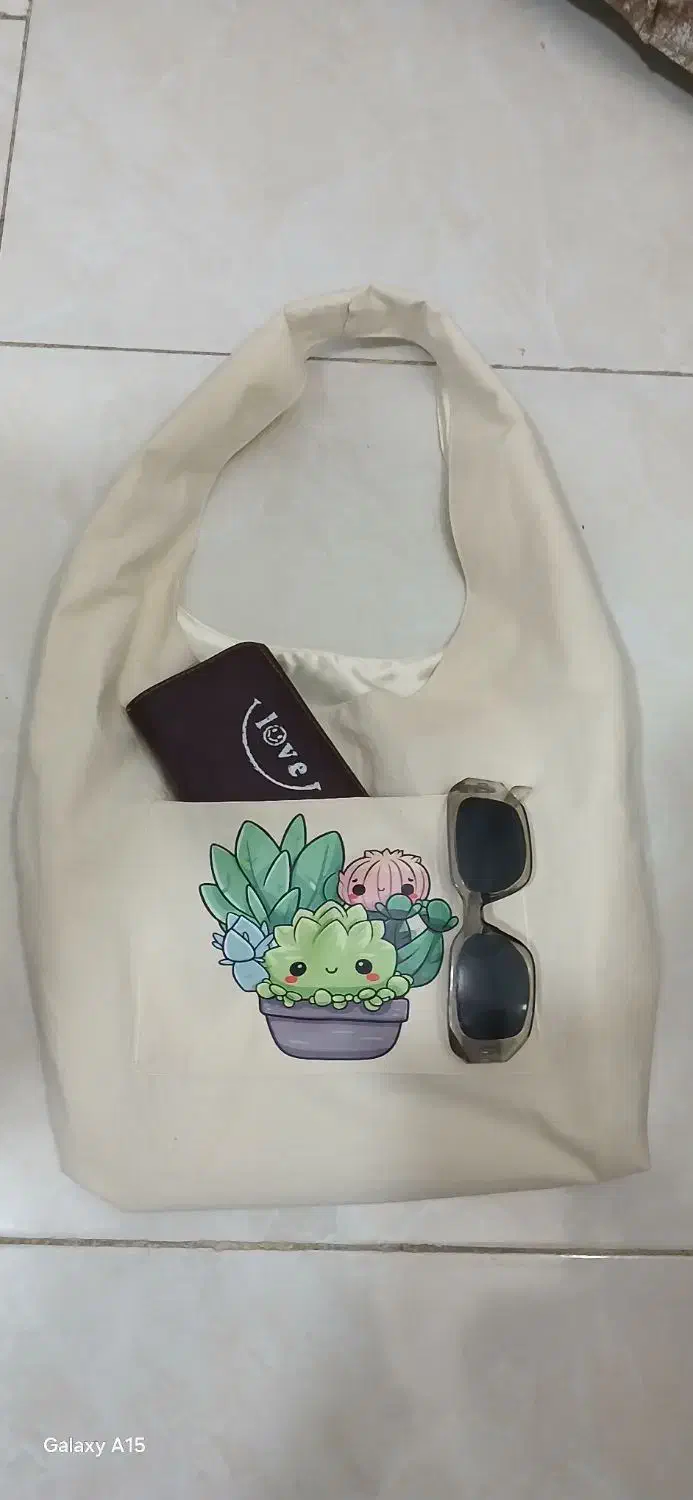 توت بگ|کیف، کفش، کمربند|حمیدیا, |دیوار