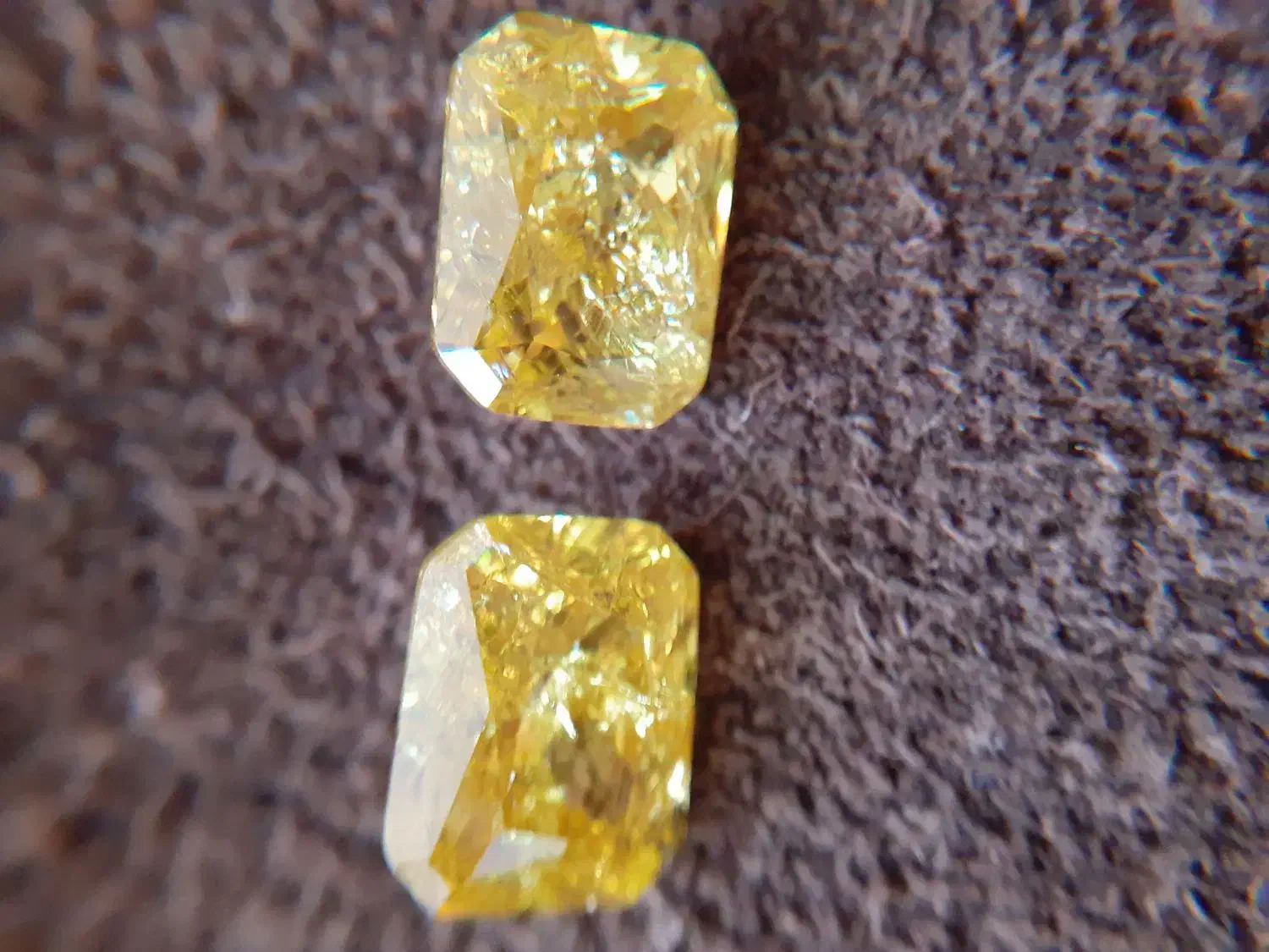 کوبیک زیرکونیا|جواهرات|ری, منصوریه منگل|دیوار