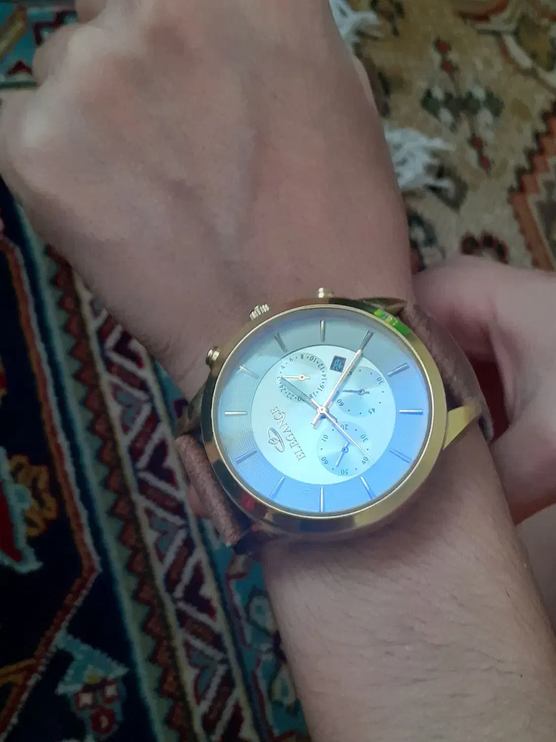 ساعت نو|ساعت|اسفراین, |دیوار