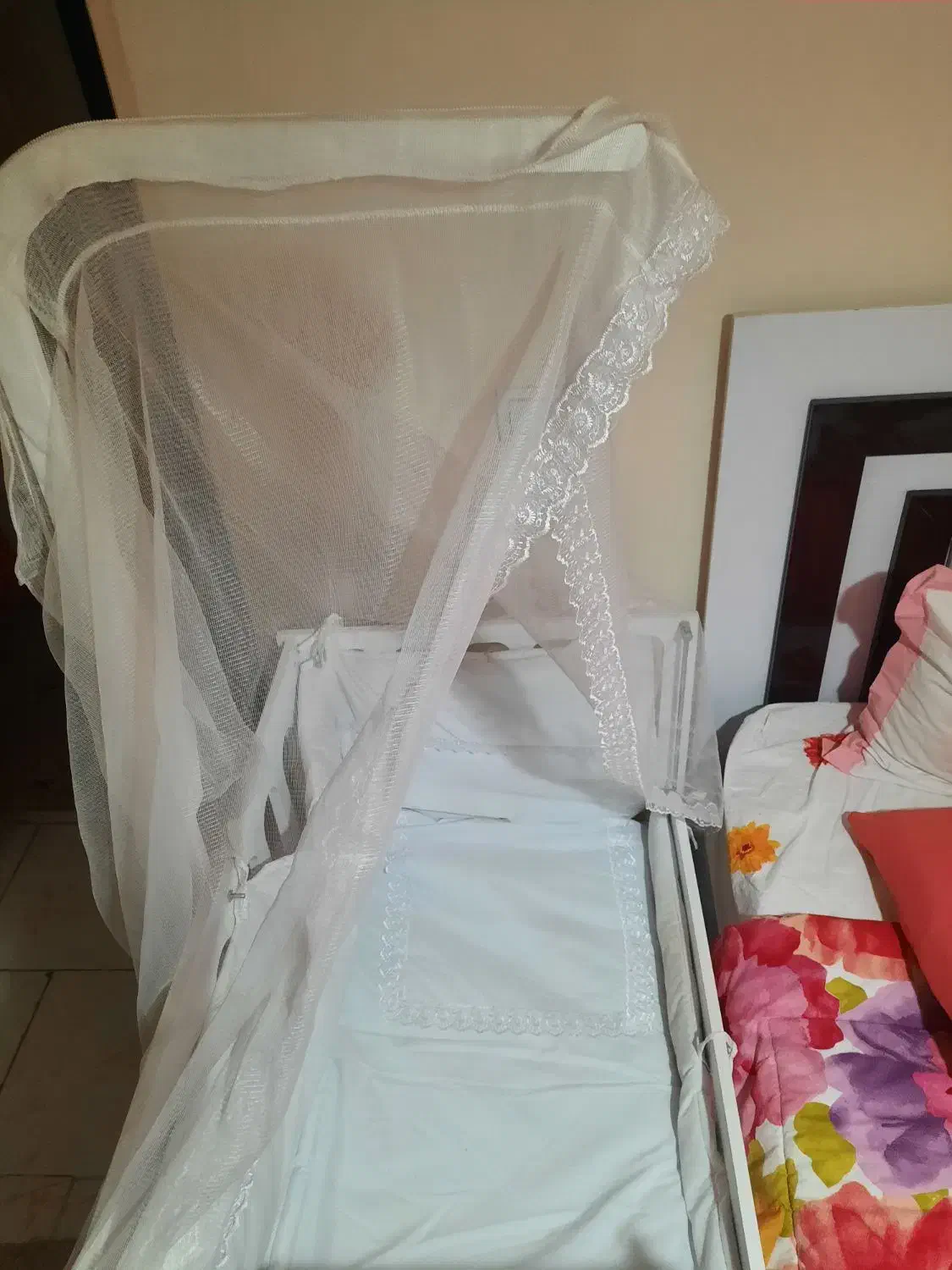 تخت و گهواره کنار مادر سه کاره،توری پشه‌بند + تشک|تخت و سرویس خواب|بندرعباس, |دیوار