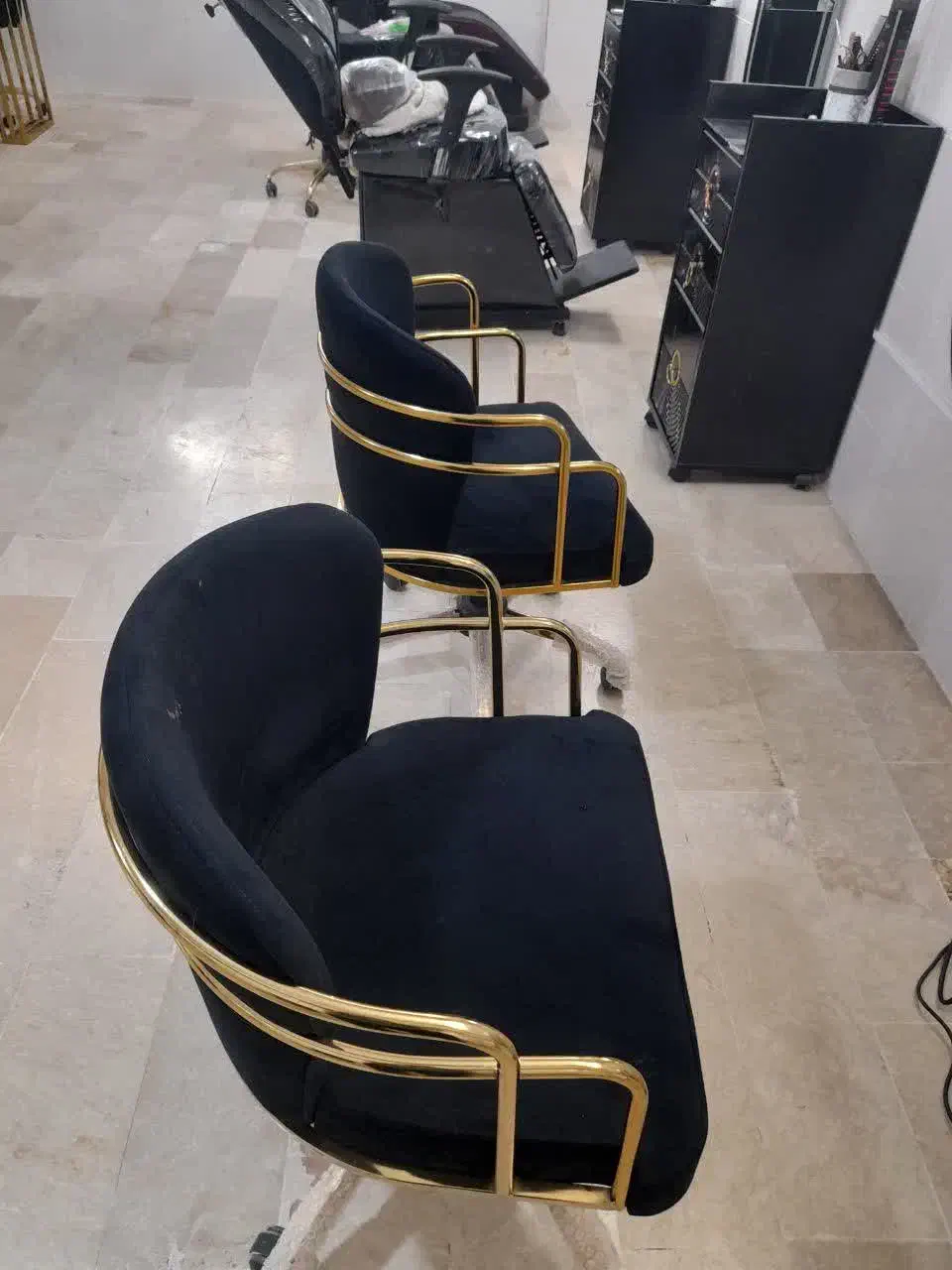 صندلی کپ ۲عدد صندلی اصلاح یک عدد|آرایشگاه و سالنهای زیبایی|قم, نوبهار|دیوار