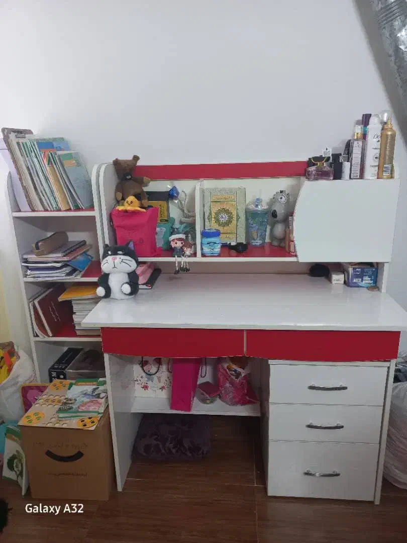 تخت میز کتابخانه و بوفه چوبی در حد نو|تخت و سرویس خواب|گرگان, |دیوار
