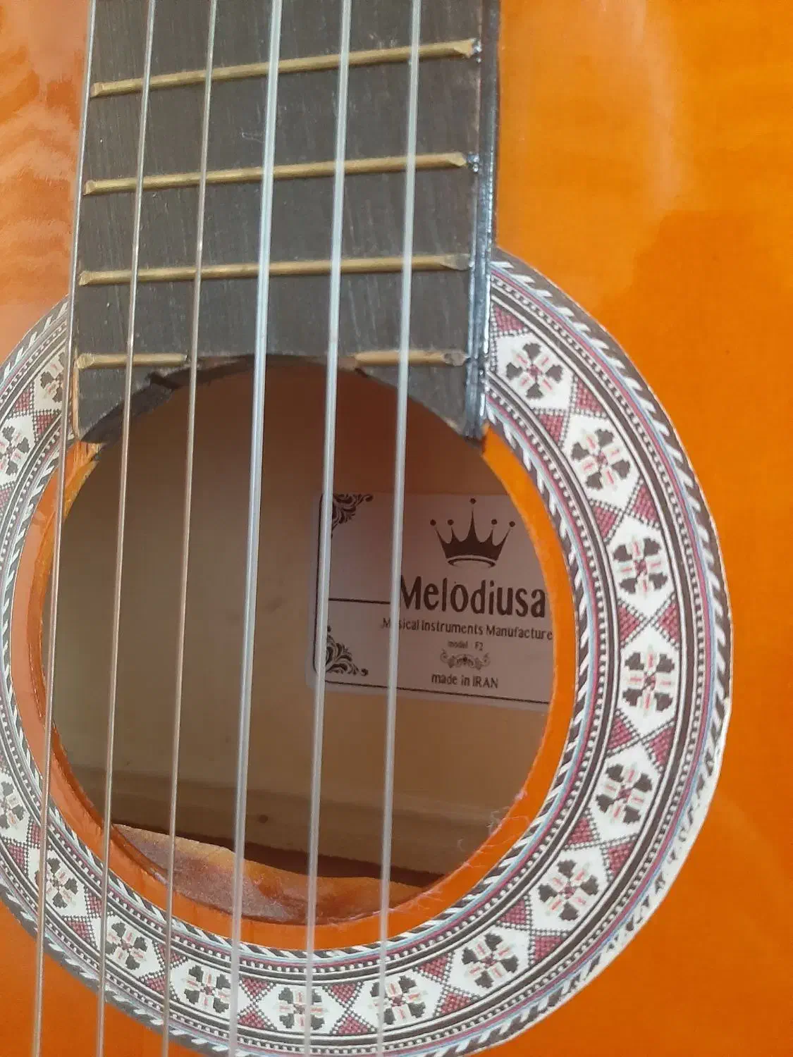 گیتار درجه یک خوش صدا|گیتار، بیس، امپلیفایر|اسلامآباد غرب, |دیوار