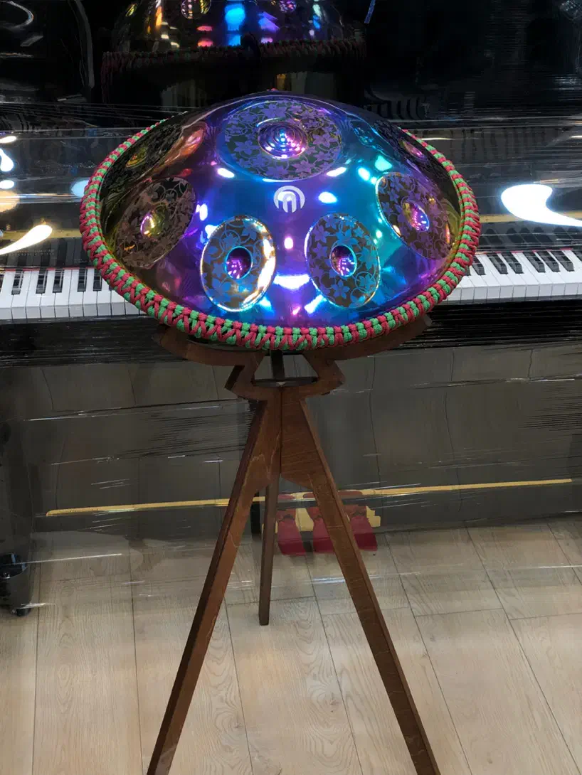 هنگدرام|درام و پرکاشن|کرج, اصفهانی‌ها|دیوار