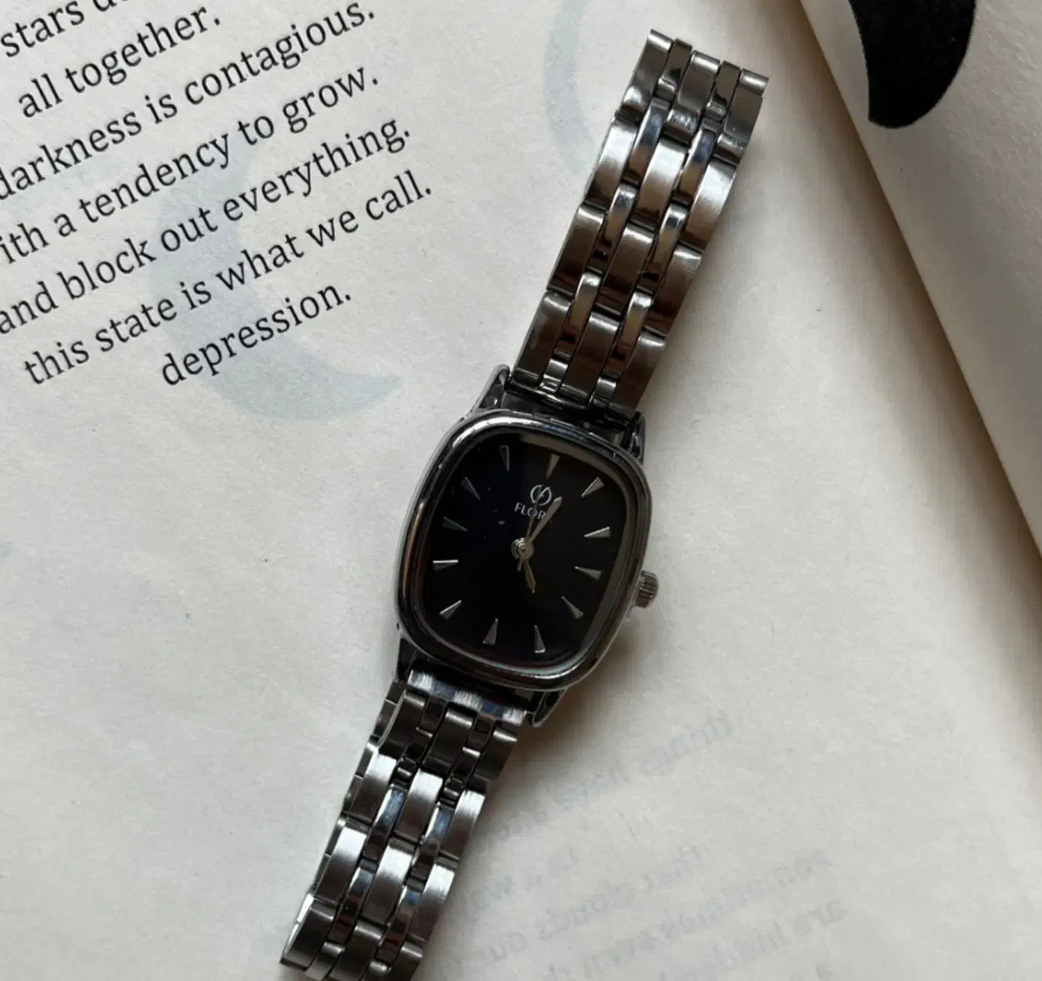 ساعت زنانه|ساعت|رشت, نیکمرام|دیوار