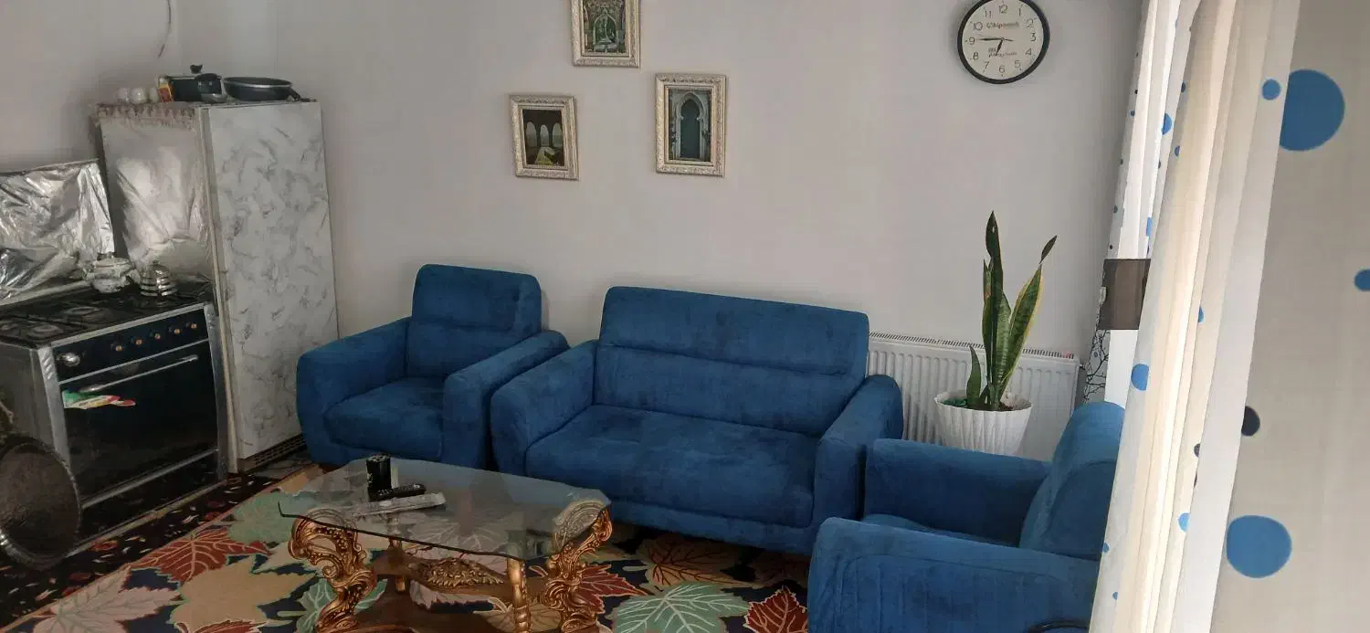 اجاره‌ سویت ویلای حیاط دار|اجارهٔ کوتاه‌مدت آپارتمان و سوئیت|هشتگرد, شهرک راه آهن|دیوار