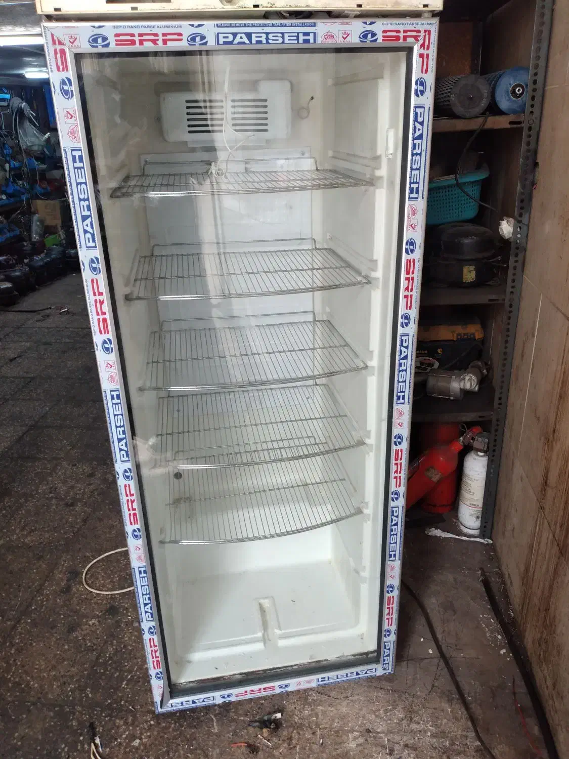 یخچال و فریزر ایستاده در شیشه نوشابه بستنی گوشت|یخچال و فریزر|یزد, |دیوار