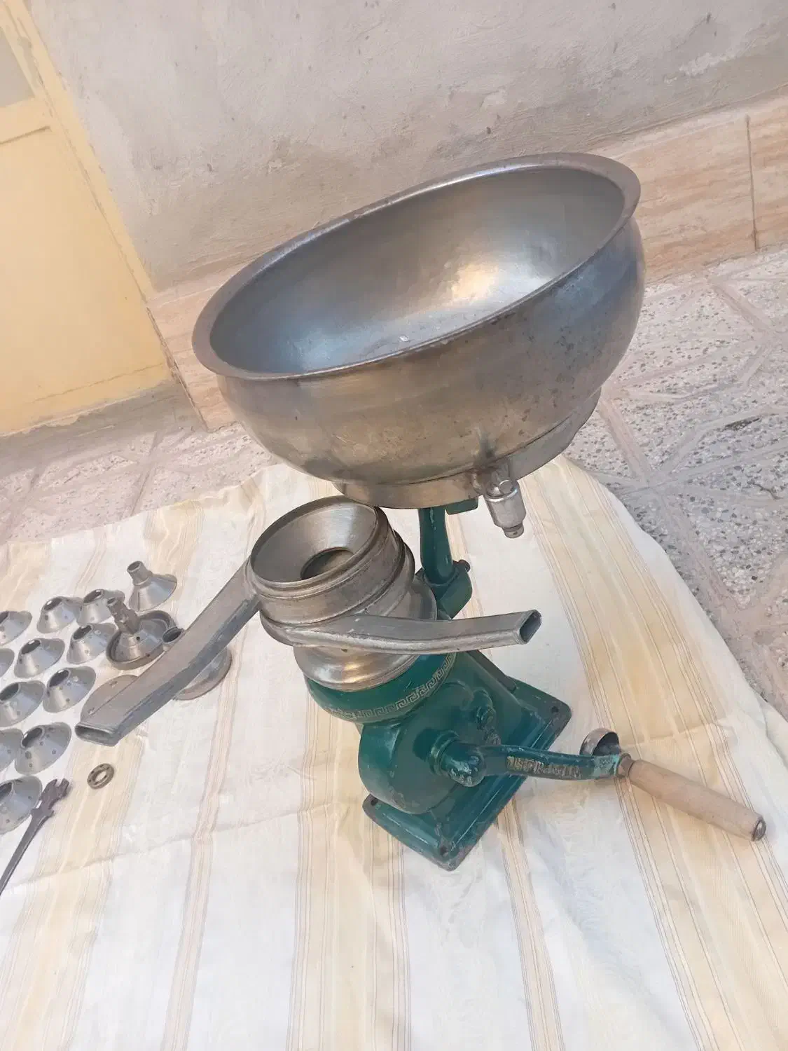 چرخ شیر دستی|ماشینآلات صنعتی|اسفراین, |دیوار