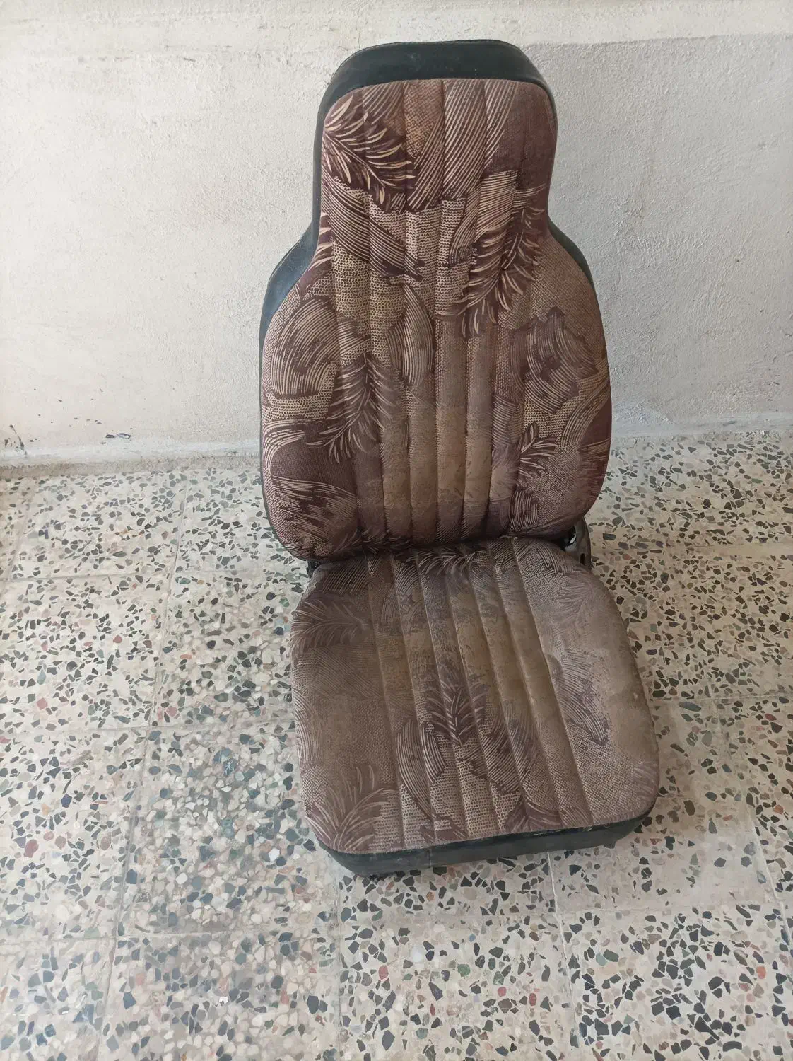 صندلی|صندلی و نیمکت|خورموج, |دیوار