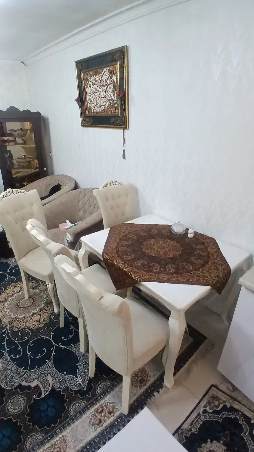 میز نهار خوری|میز و صندلی غذاخوری|رشت, دیانتی|دیوار