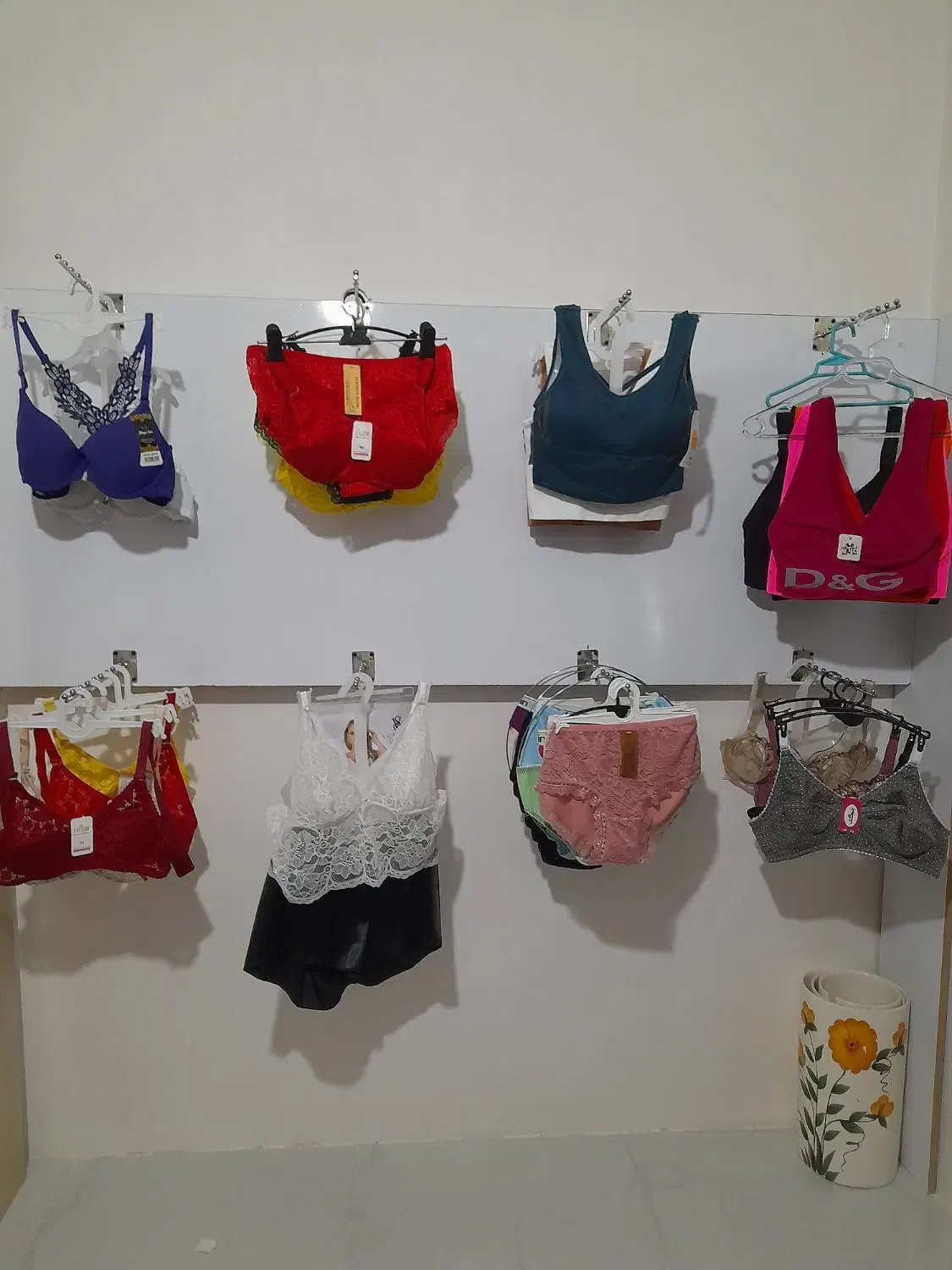 لباس زیر زنانه|لباس|شیروان (خراسان), |دیوار