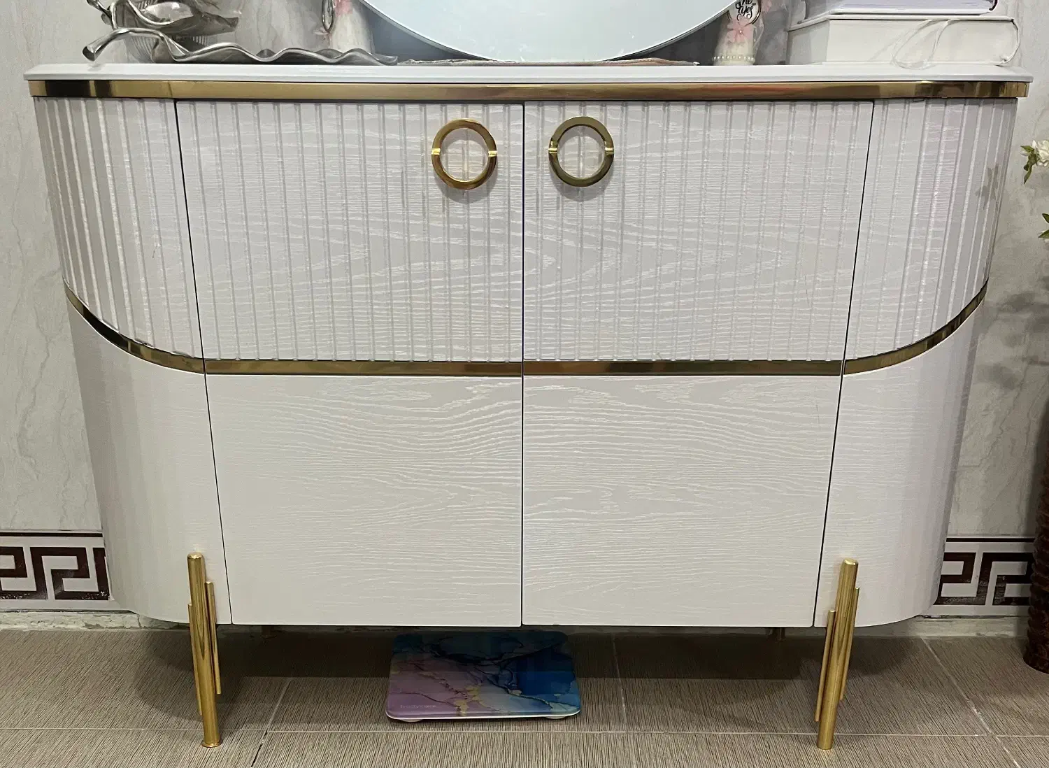 میز کنسول سفید طلایی کاملا نو|بوفه، ویترین، کنسول|یزد, |دیوار