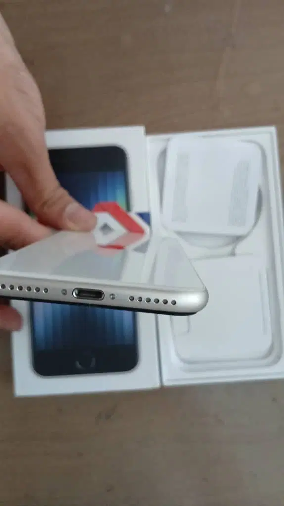 Iphone SE 2022 128|موبایل|تهران, سنائی|دیوار