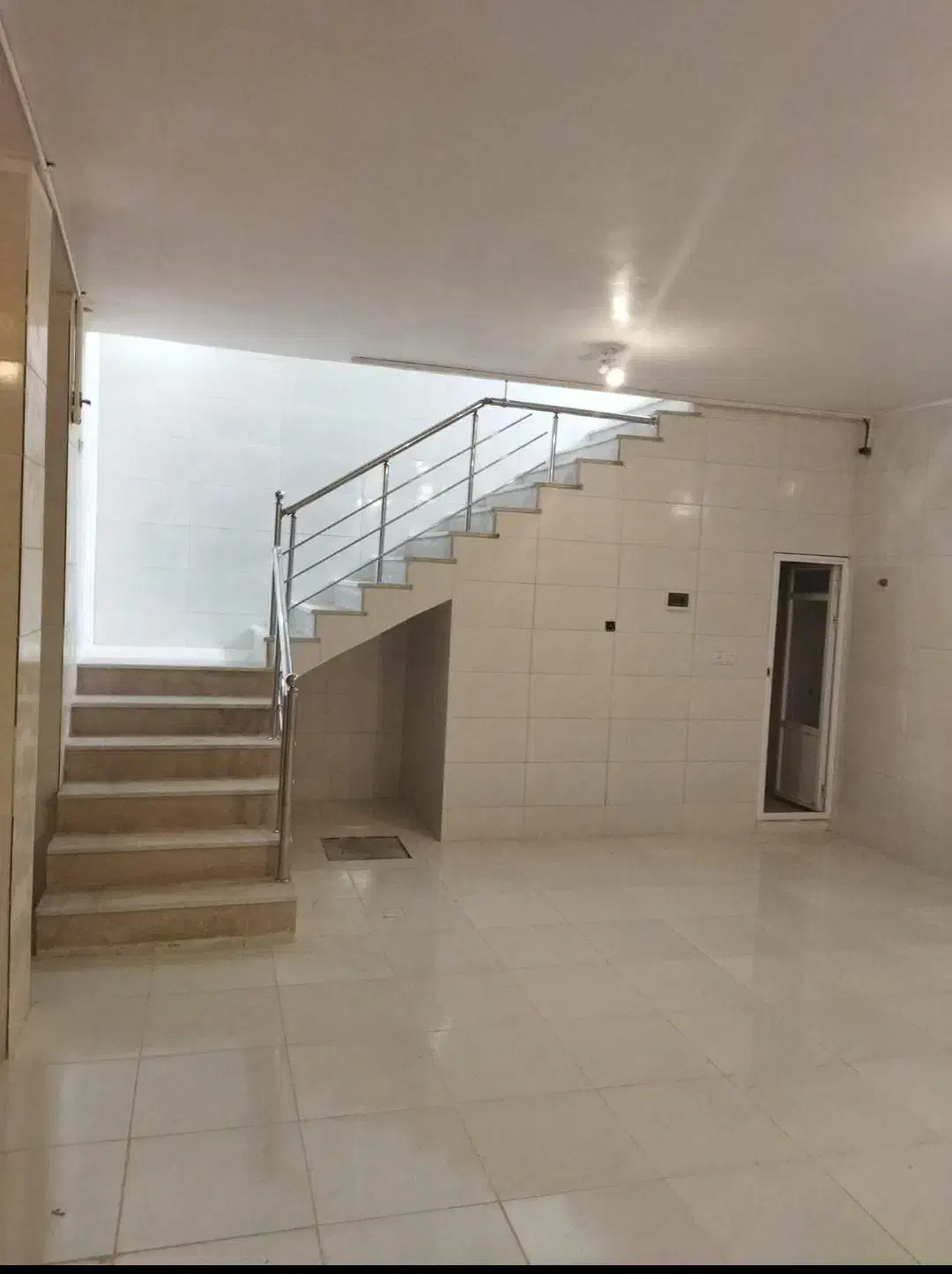 زیرزمین تجاری سورشجان|اجارهٔ مغازه و غرفه|لاران, |دیوار