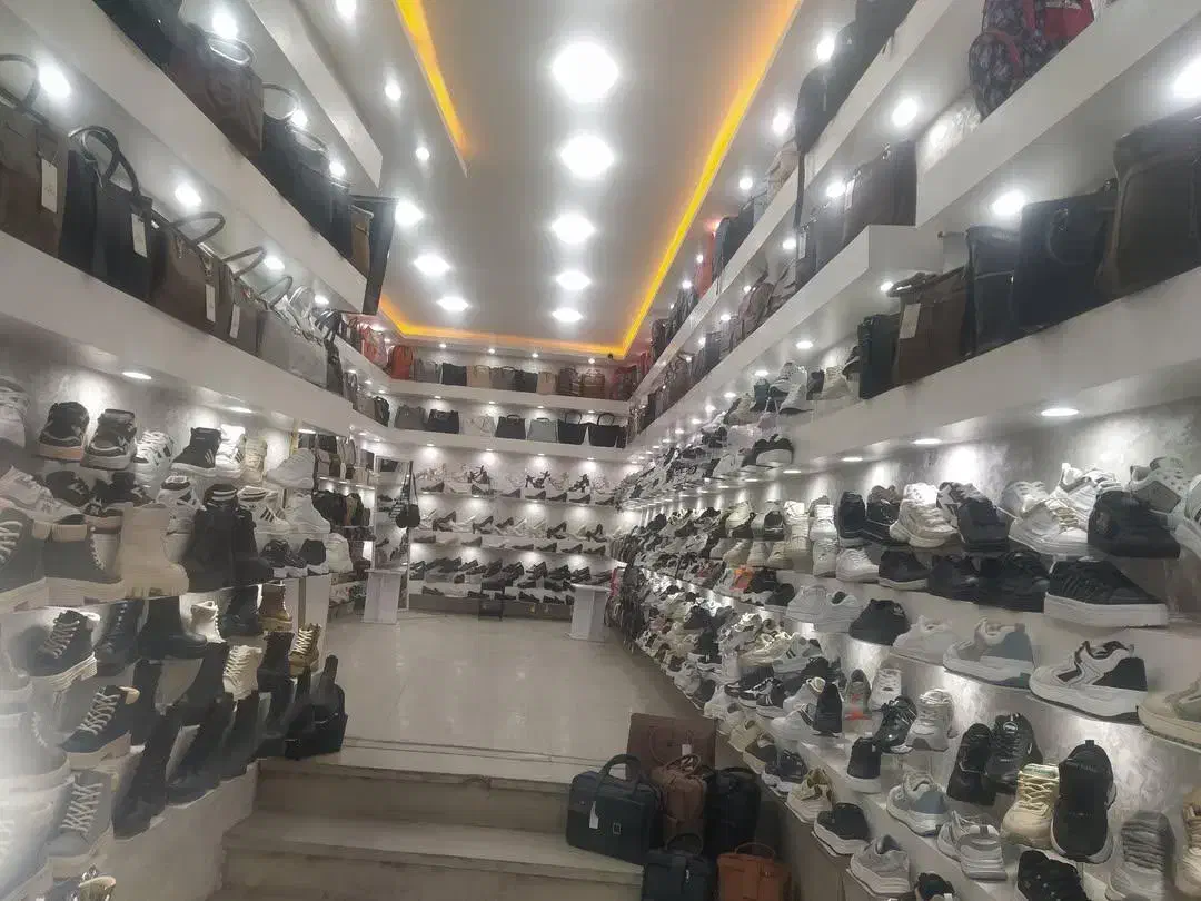 فروشنده فروشگاه کیف و کفش|استخدام بازاریابی و فروش|خرمآباد, |دیوار