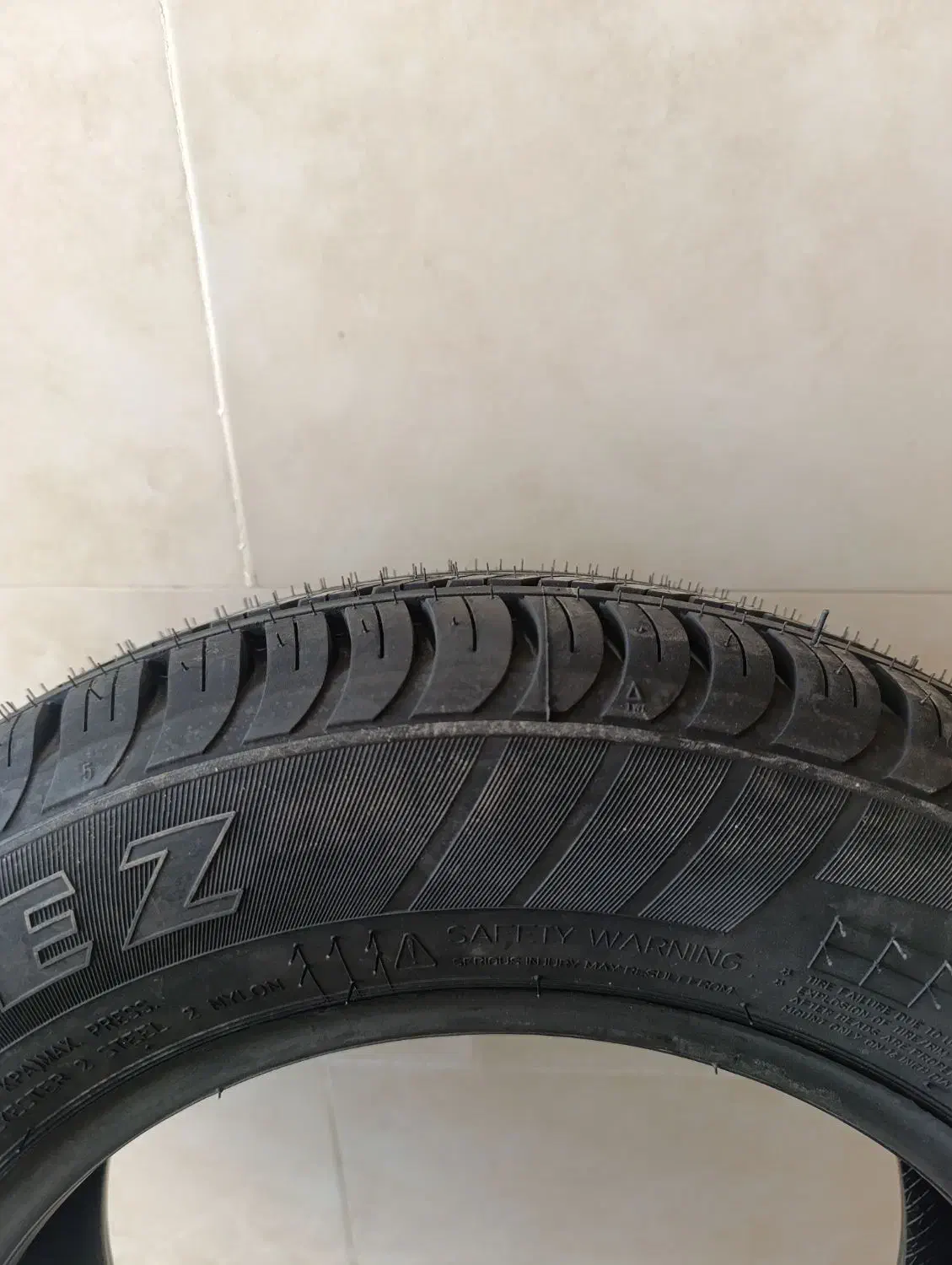 لاستیک بارز وکویربرای پژو،کوییک،ساینا.پراید|قطعات یدکی و لوازم جانبی|بندر کنگان, |دیوار