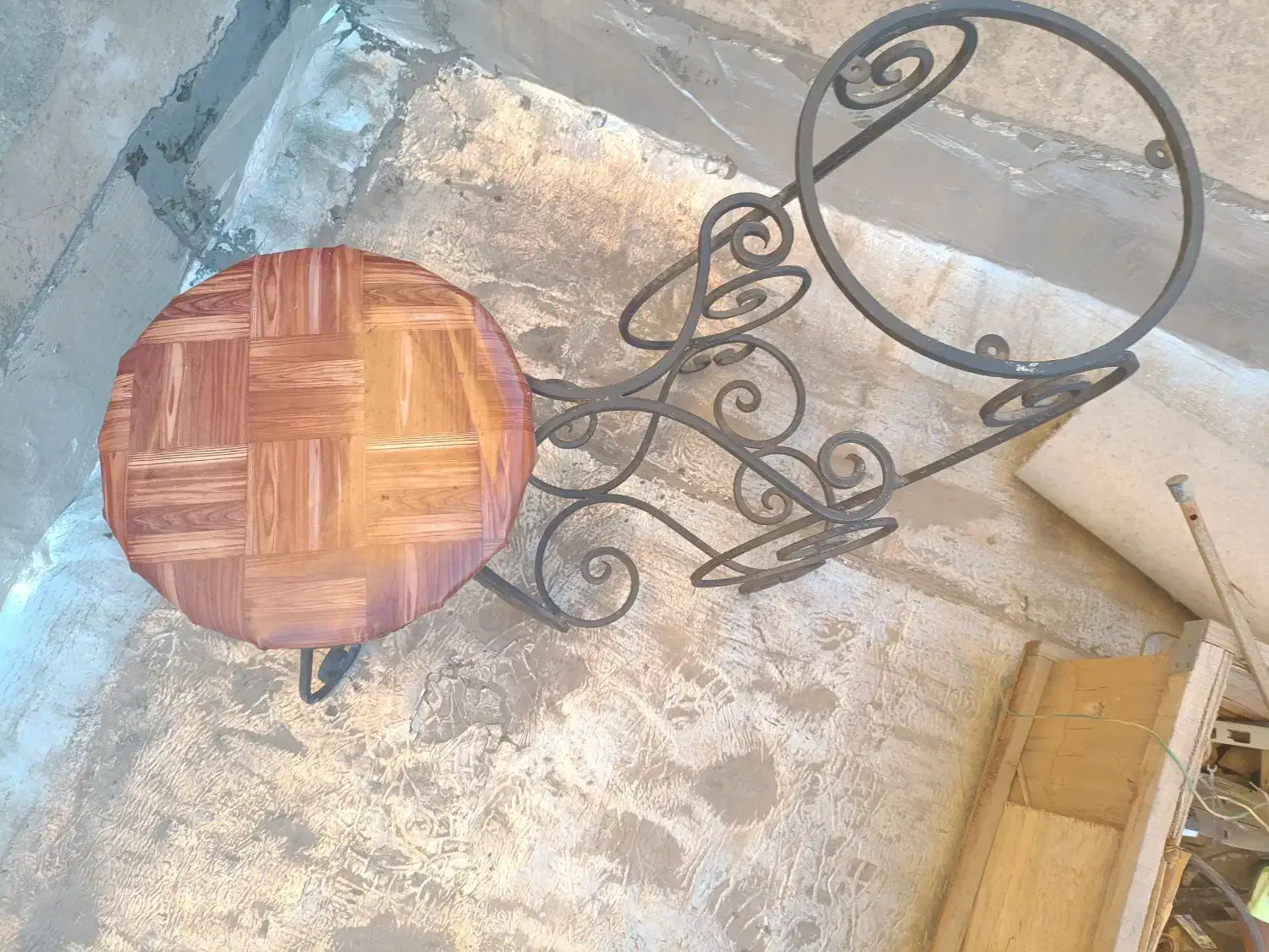 میز تلفن|میز تلفن|فردیس, فردیس|دیوار