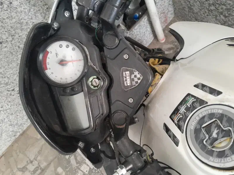 موتورآپاچی۲۰۰ سی سی|موتورسیکلت|زاهدان, |دیوار