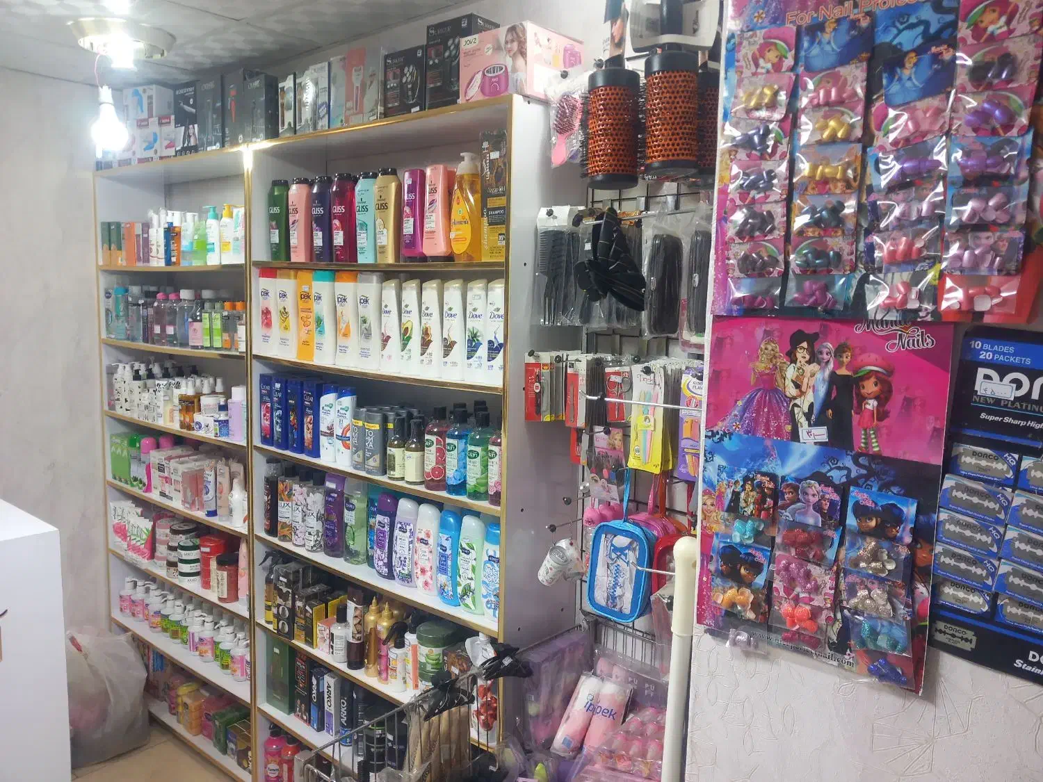 واگذاری مغازه آرایشی و بهداشتی|فروشگاه و مغازه|سنندج, |دیوار