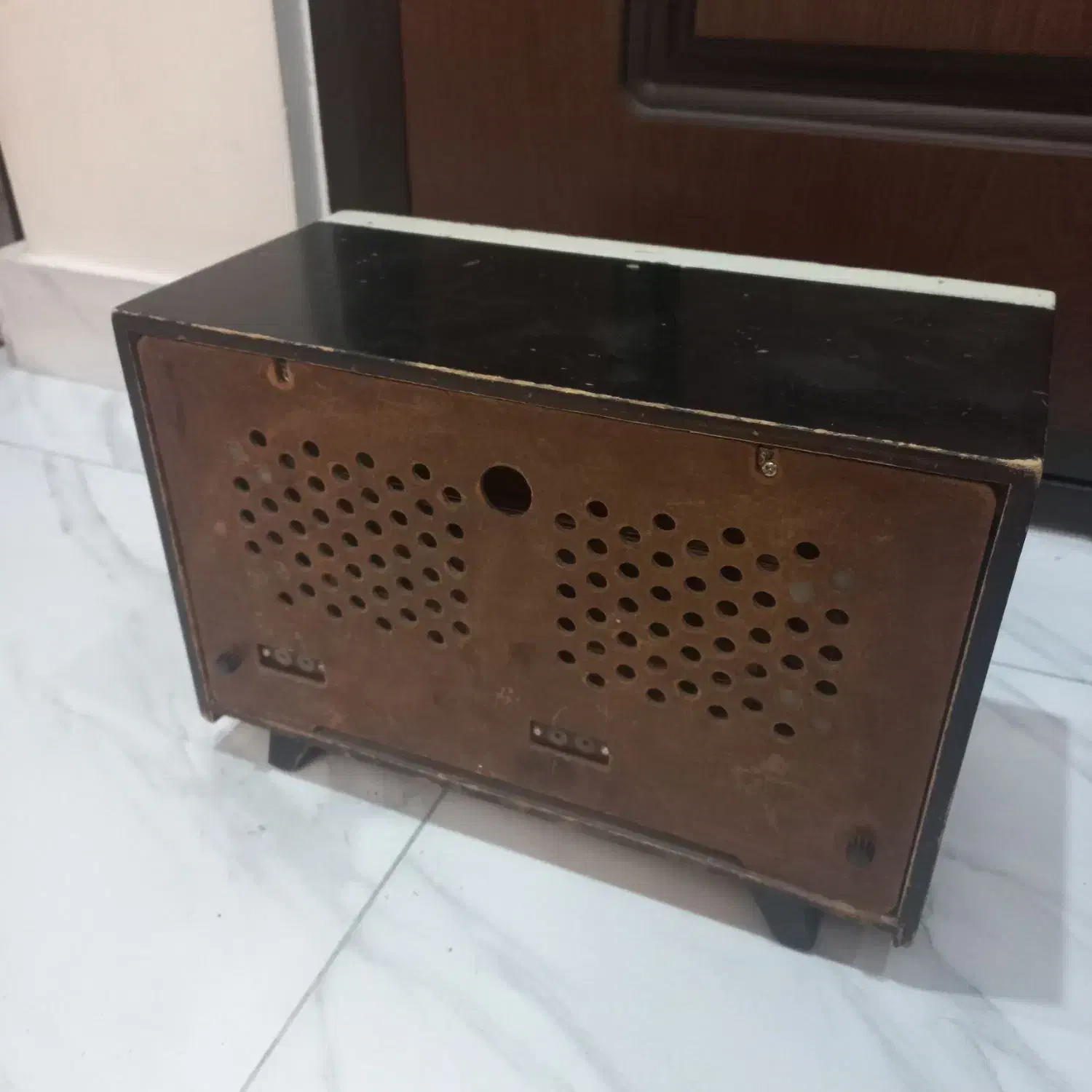 رادیو چوبی قدیمی و کلکسیونی|کلکسیون اشیاء عتیقه|تهران, منیریه|دیوار