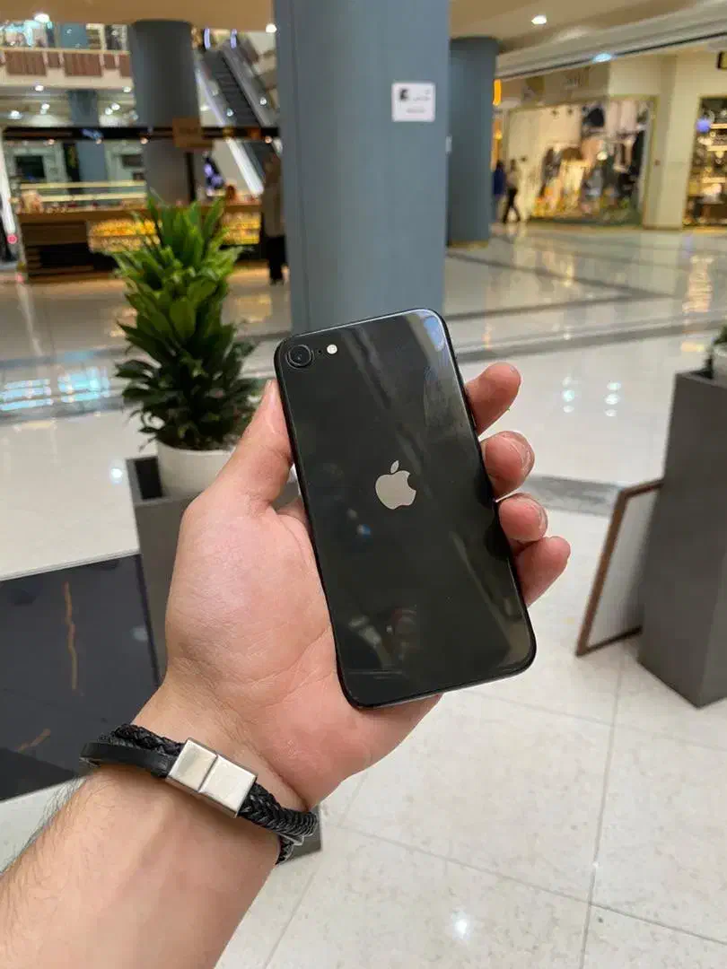 ایفون SE2020|موبایل|تبریز, |دیوار