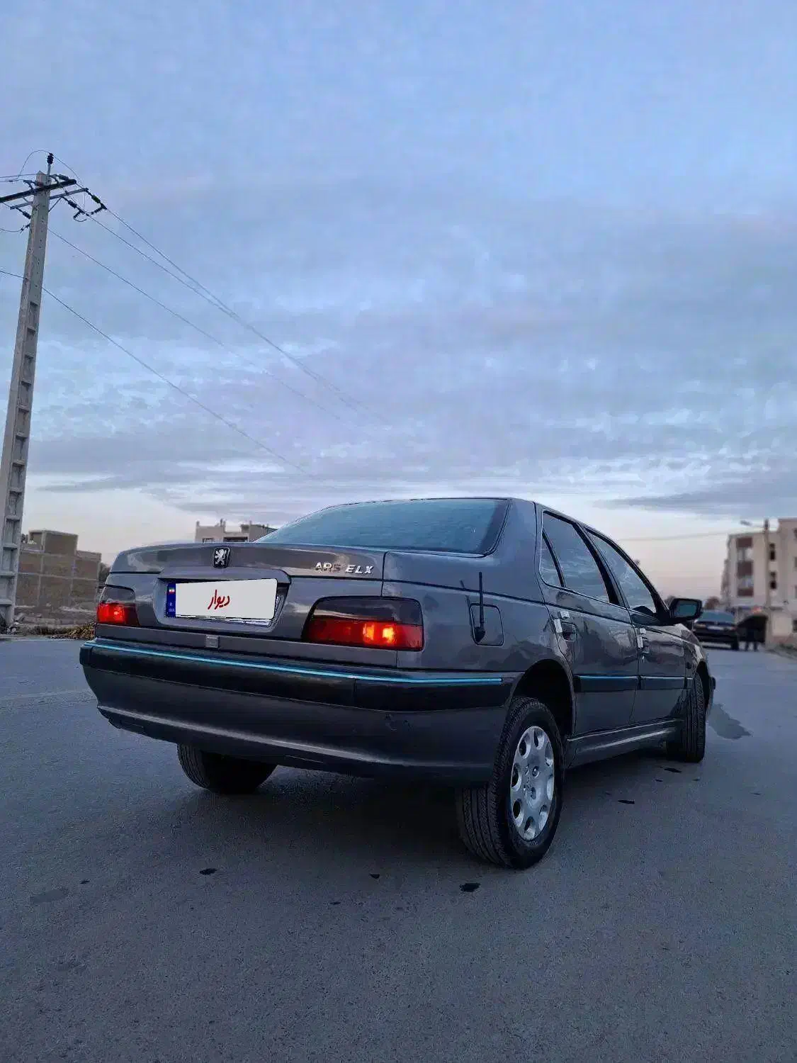 پارس عروسگ|خودرو سواری و وانت|بروجرد, |دیوار