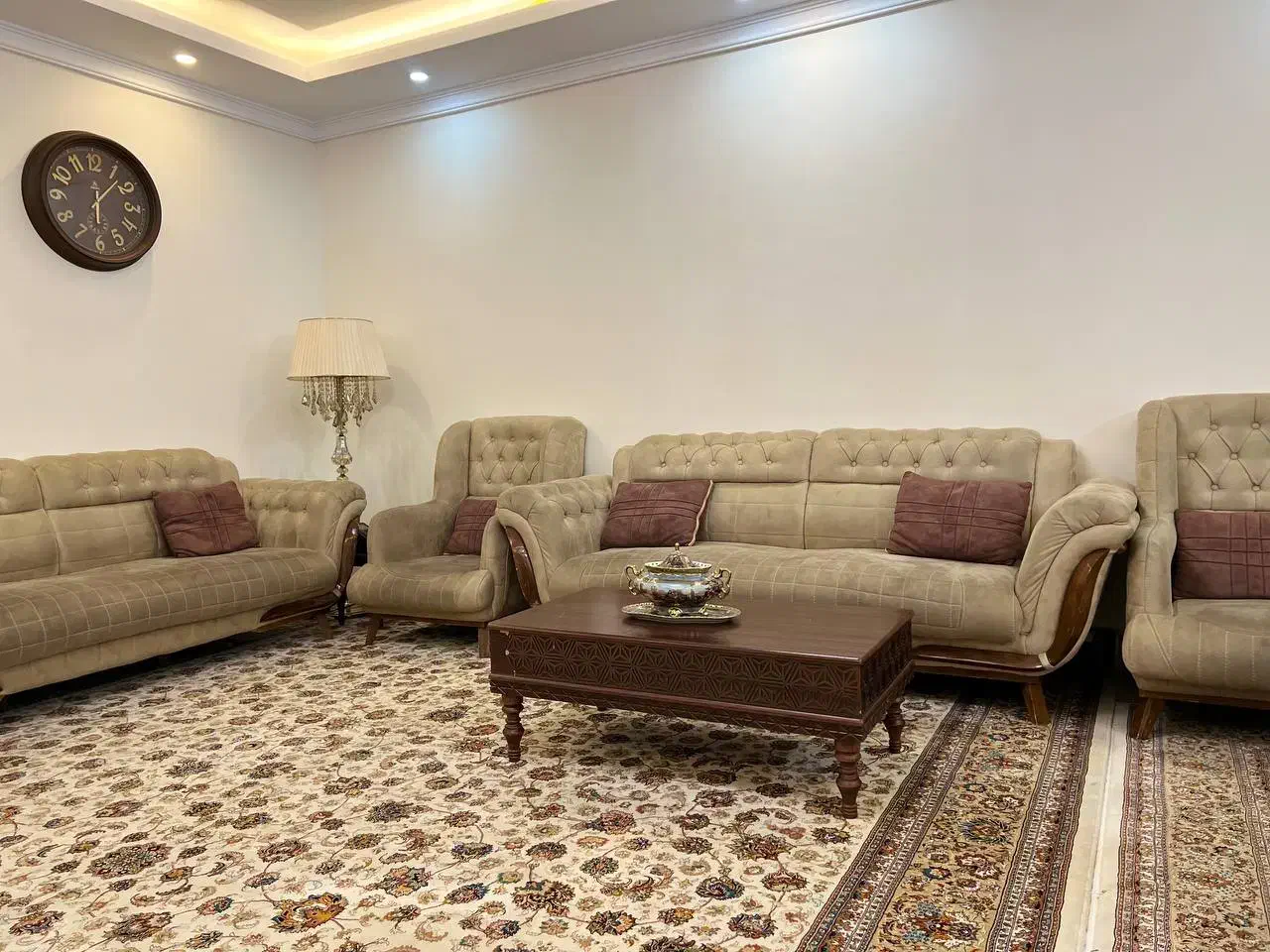 مبلمان ۱۰ نفره راحتی|مبلمان خانگی و میز عسلی|تهران, ویلاشهر|دیوار