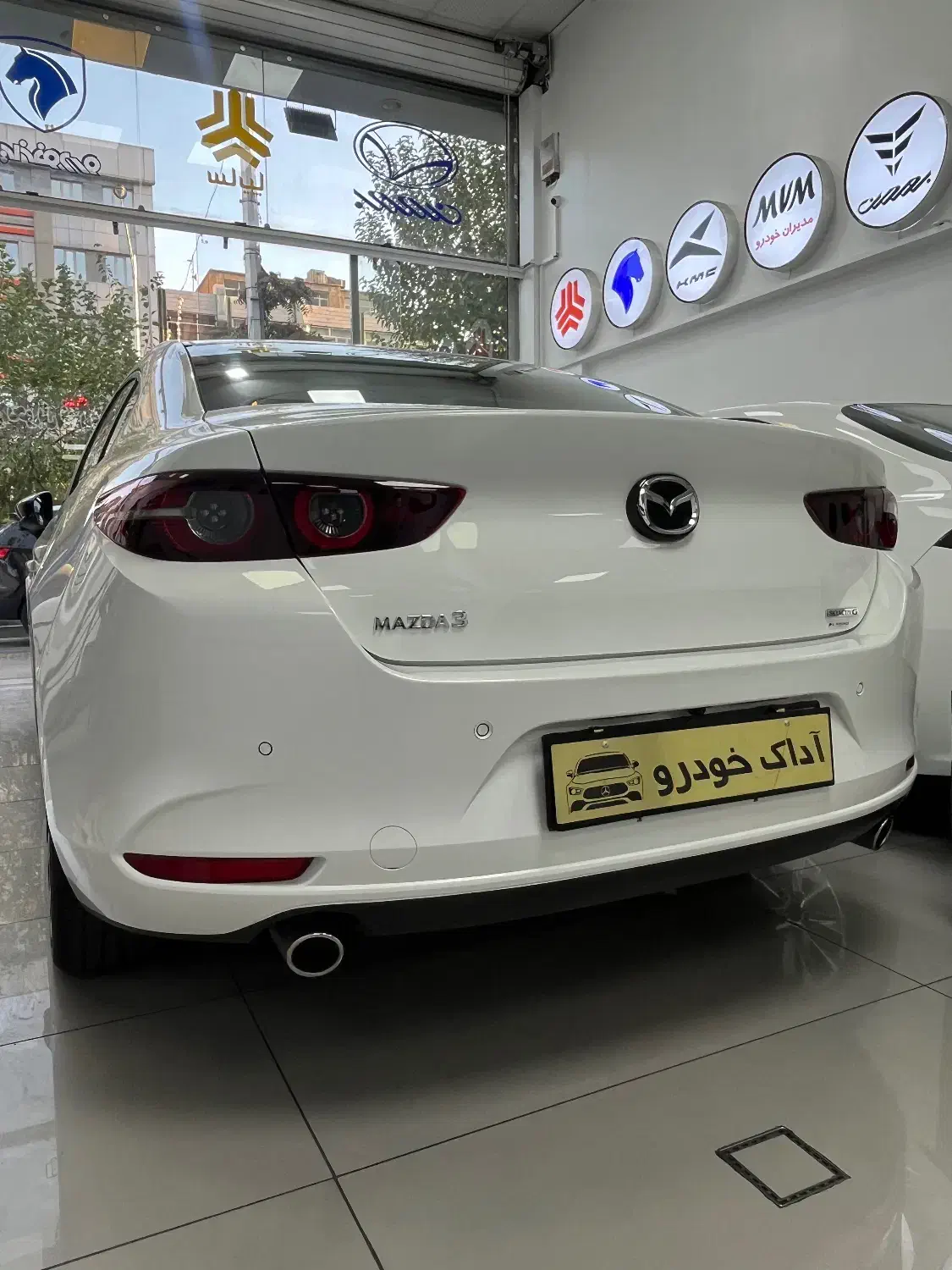 مزدا 3 سفید صفر خشک مدل 2025 \\ خشک روز|خودرو سواری و وانت|تهران, نصرت|دیوار
