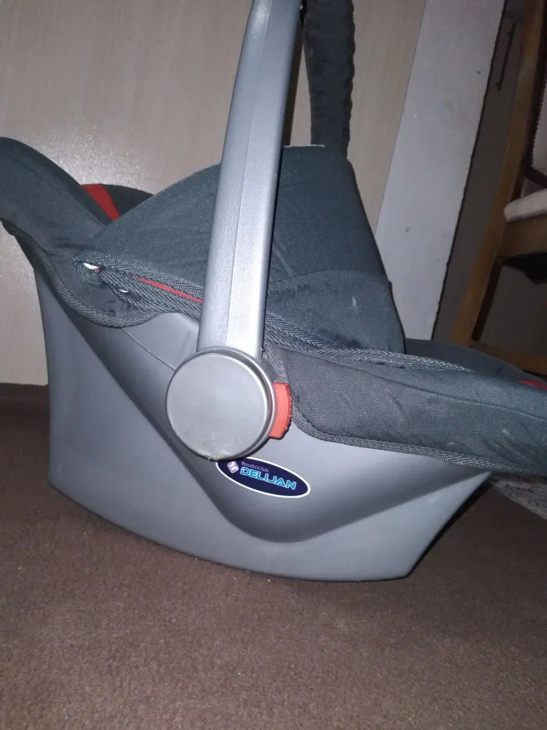 کریر سایه بان دار دلیجان|کالسکه و لوازم جانبی|اردبیل, |دیوار